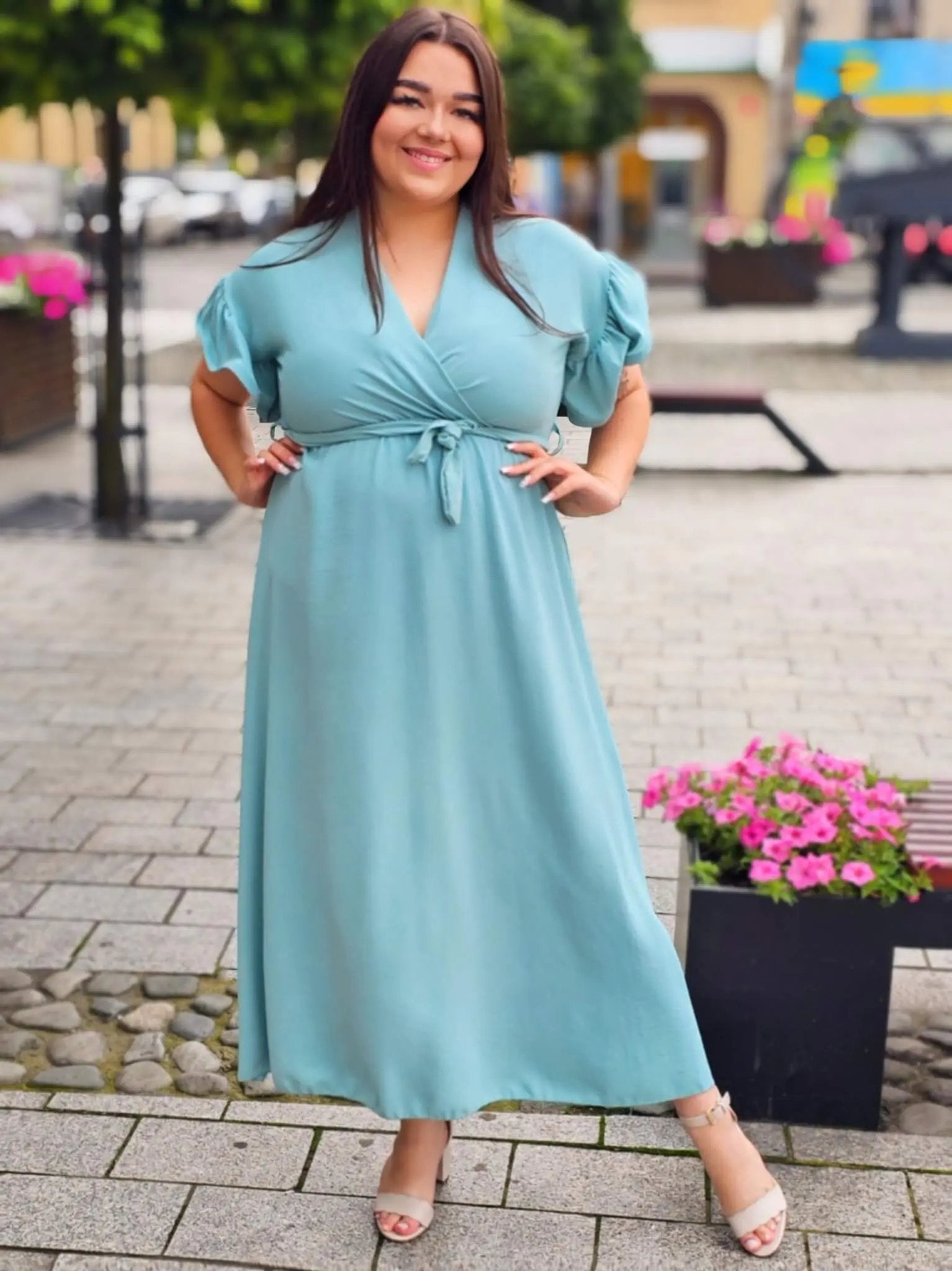 Sukienka maxi z falbankowym rękawkiem Stylowa XL