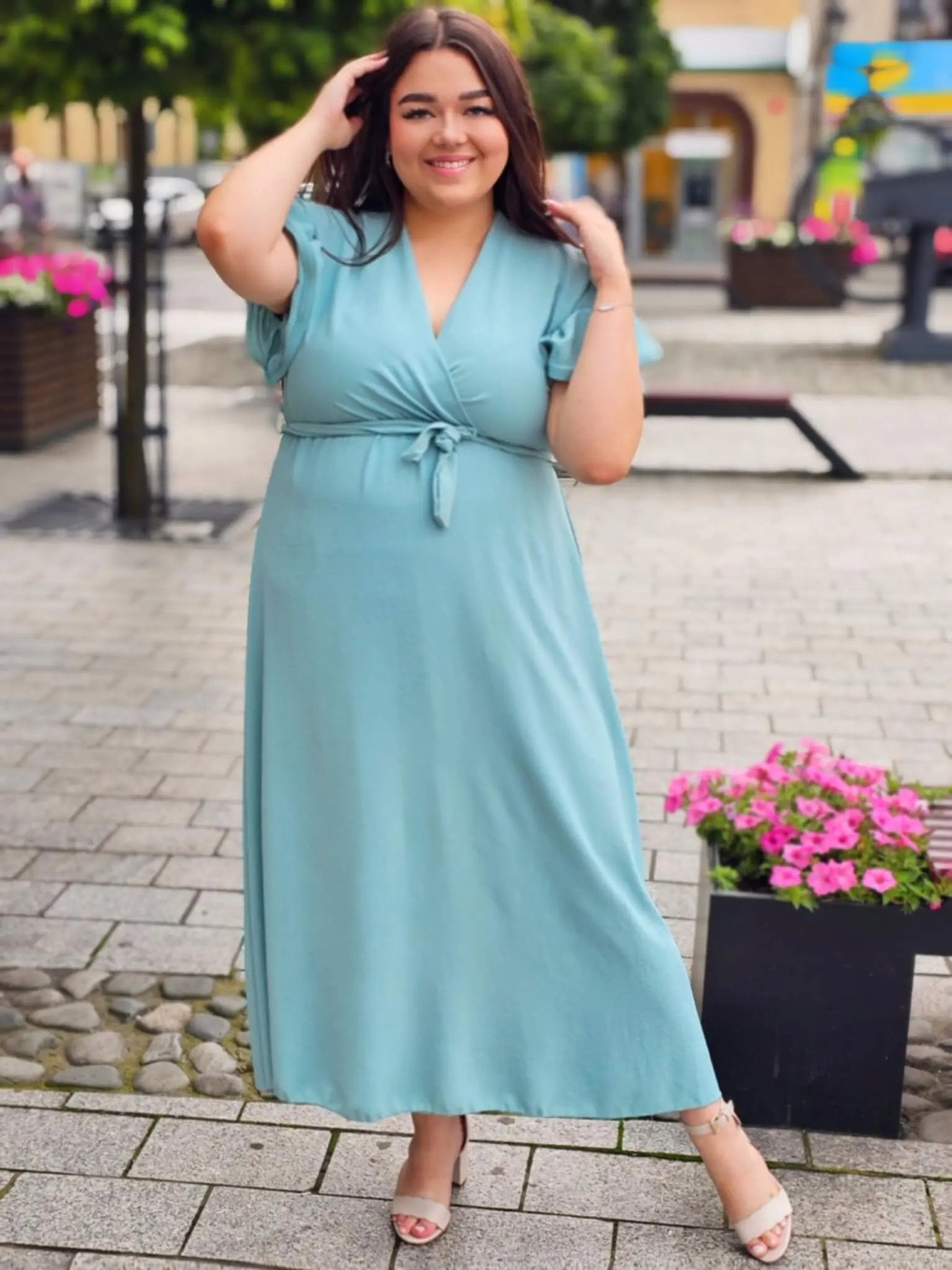 Sukienka maxi z falbankowym rękawkiem Stylowa XL