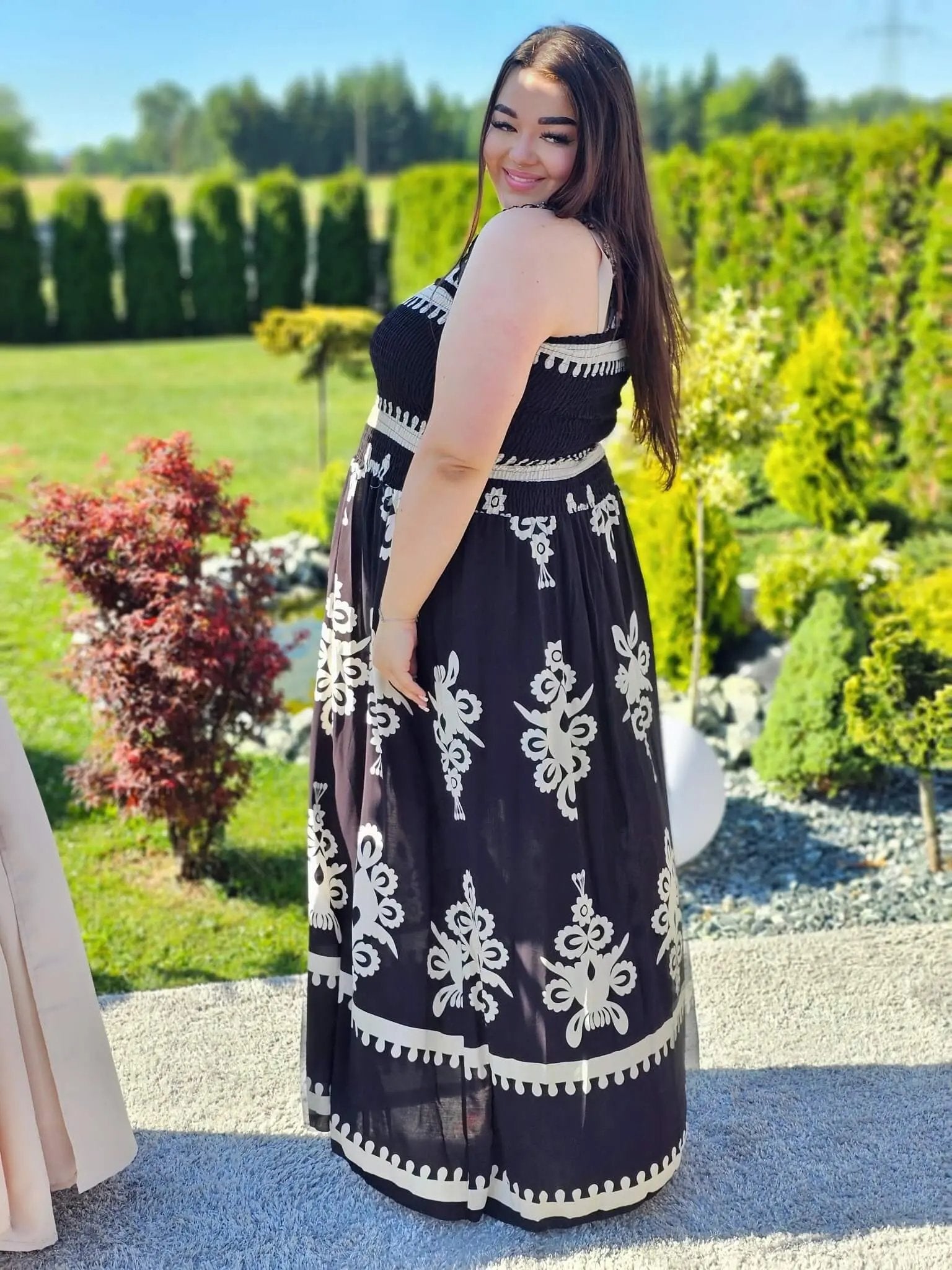 Sukienka maxi z haftem Stylowa XL