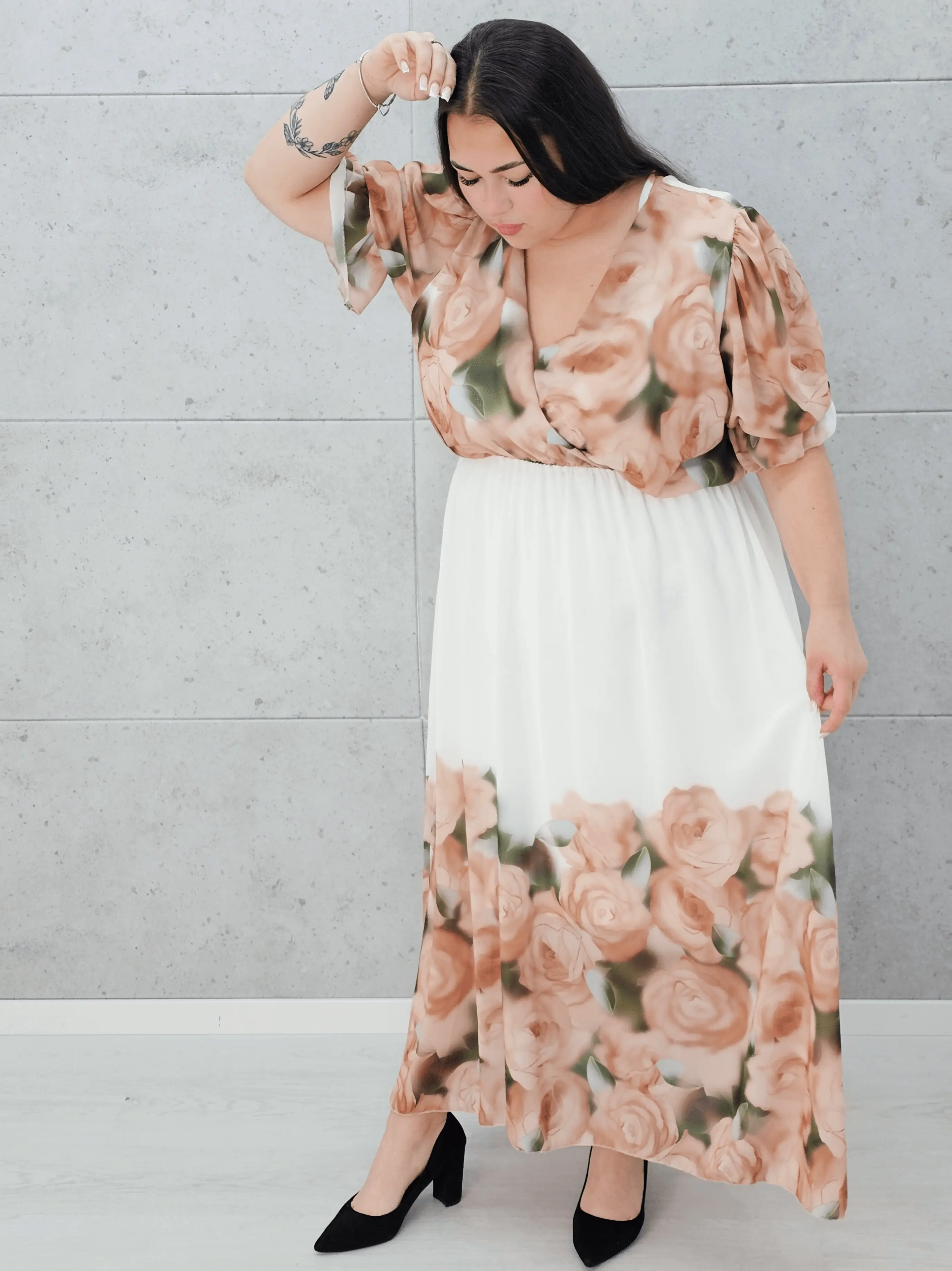 Sukienka maxi z różanym printem Stylowa XL