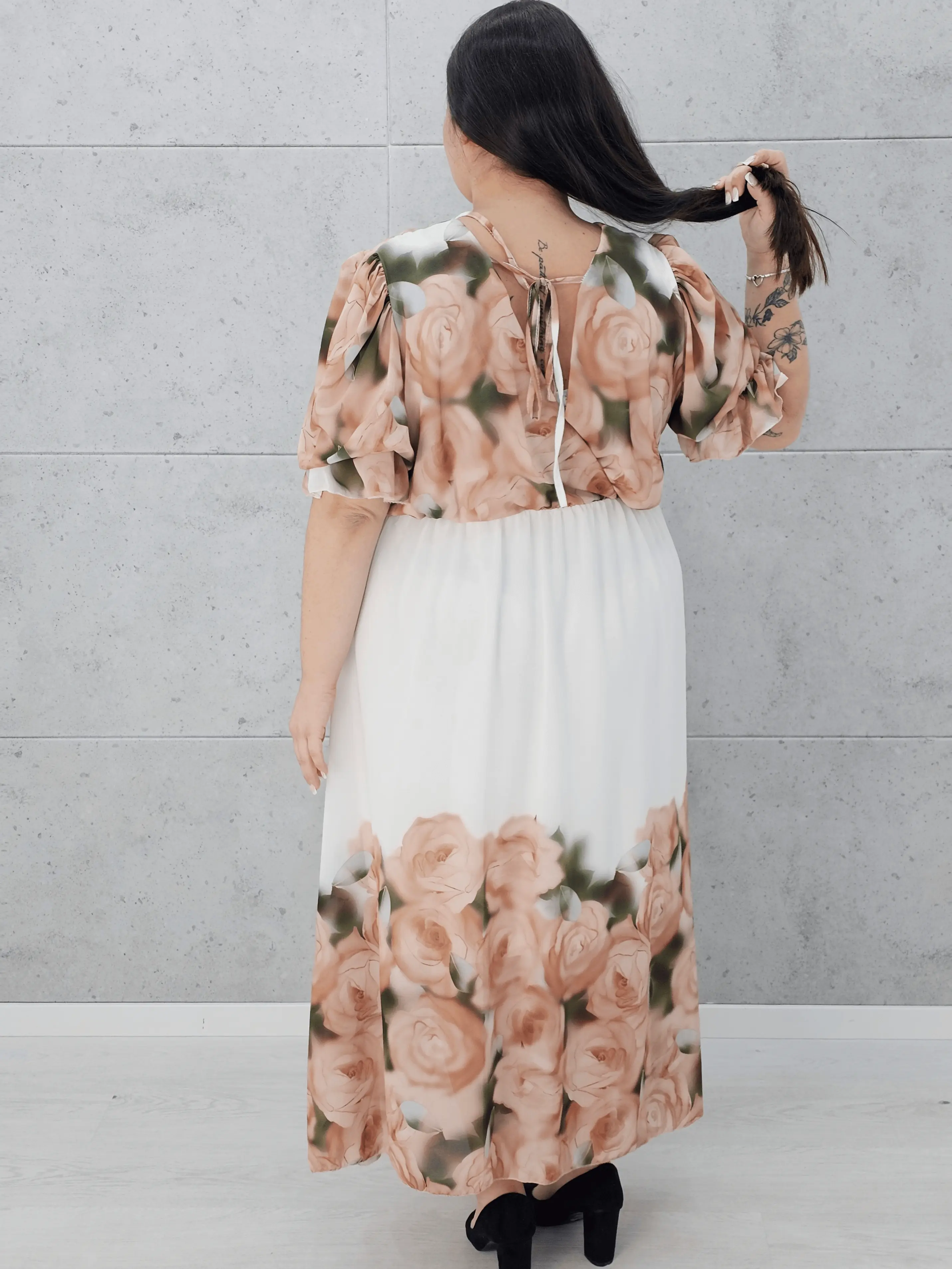 Sukienka maxi z różanym printem Stylowa XL