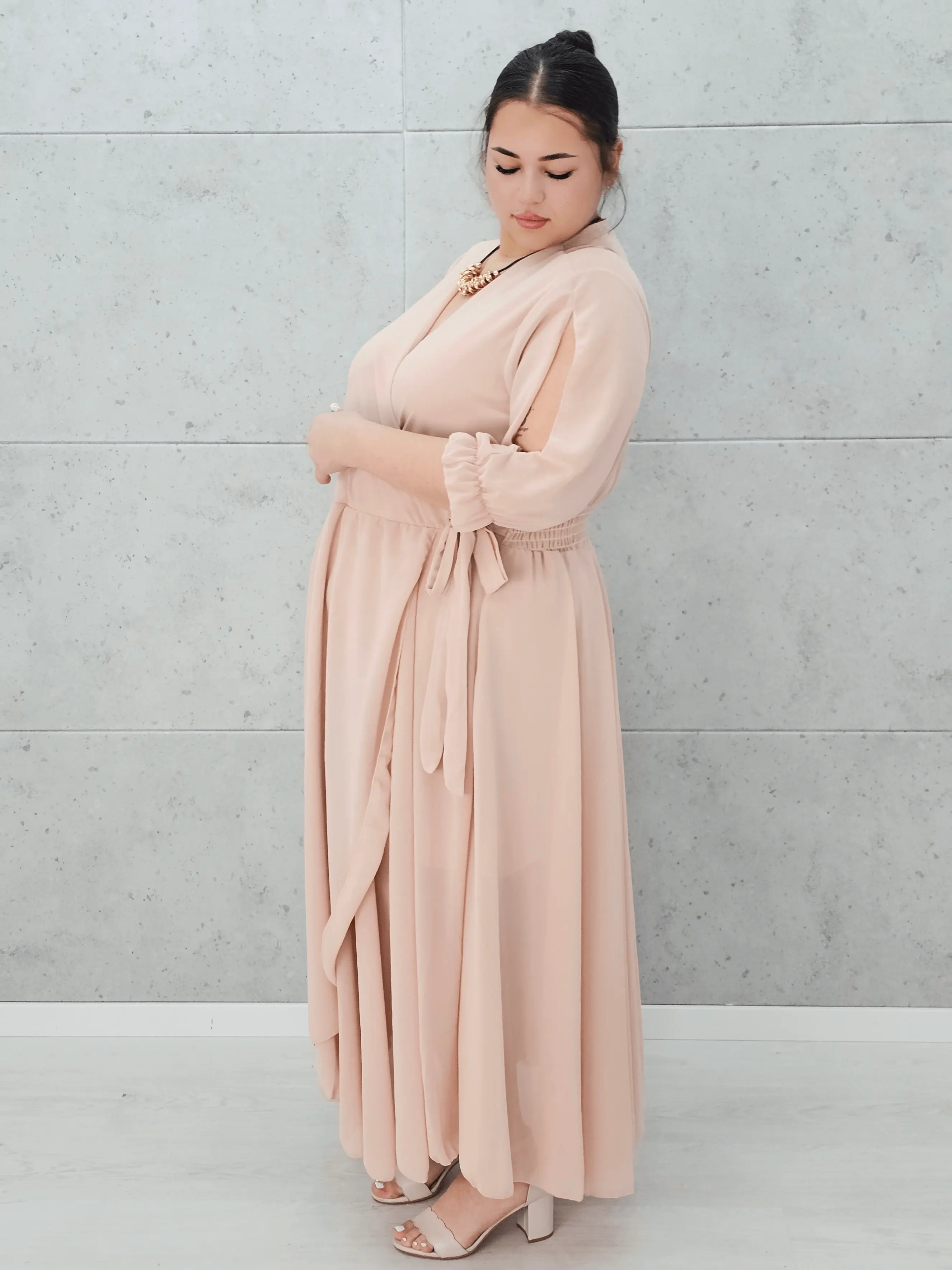 Sukienka maxi z wiązaniem Stylowa XL