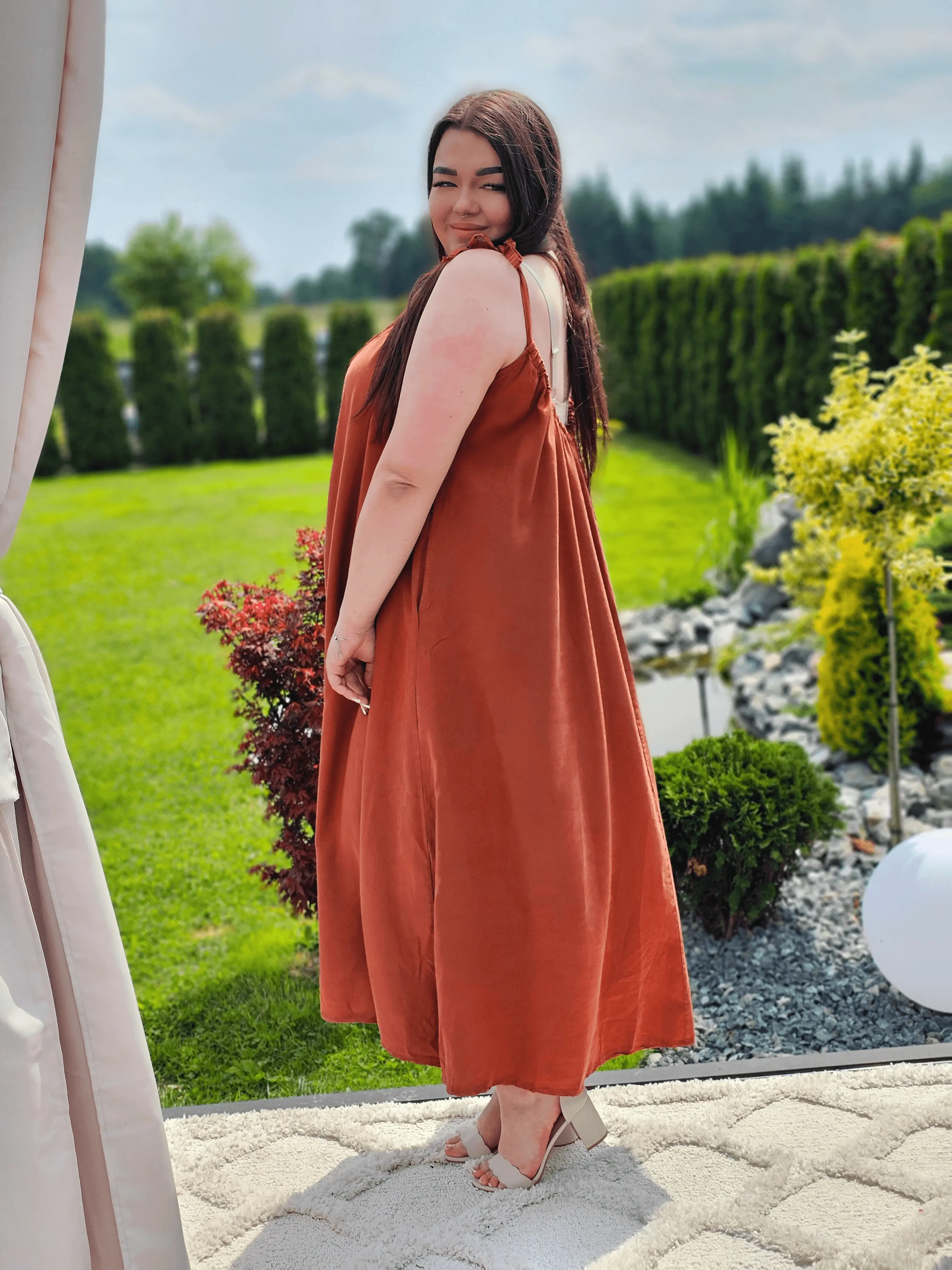 Sukienka maxi z wiązaniem na ramionach Stylowa XL