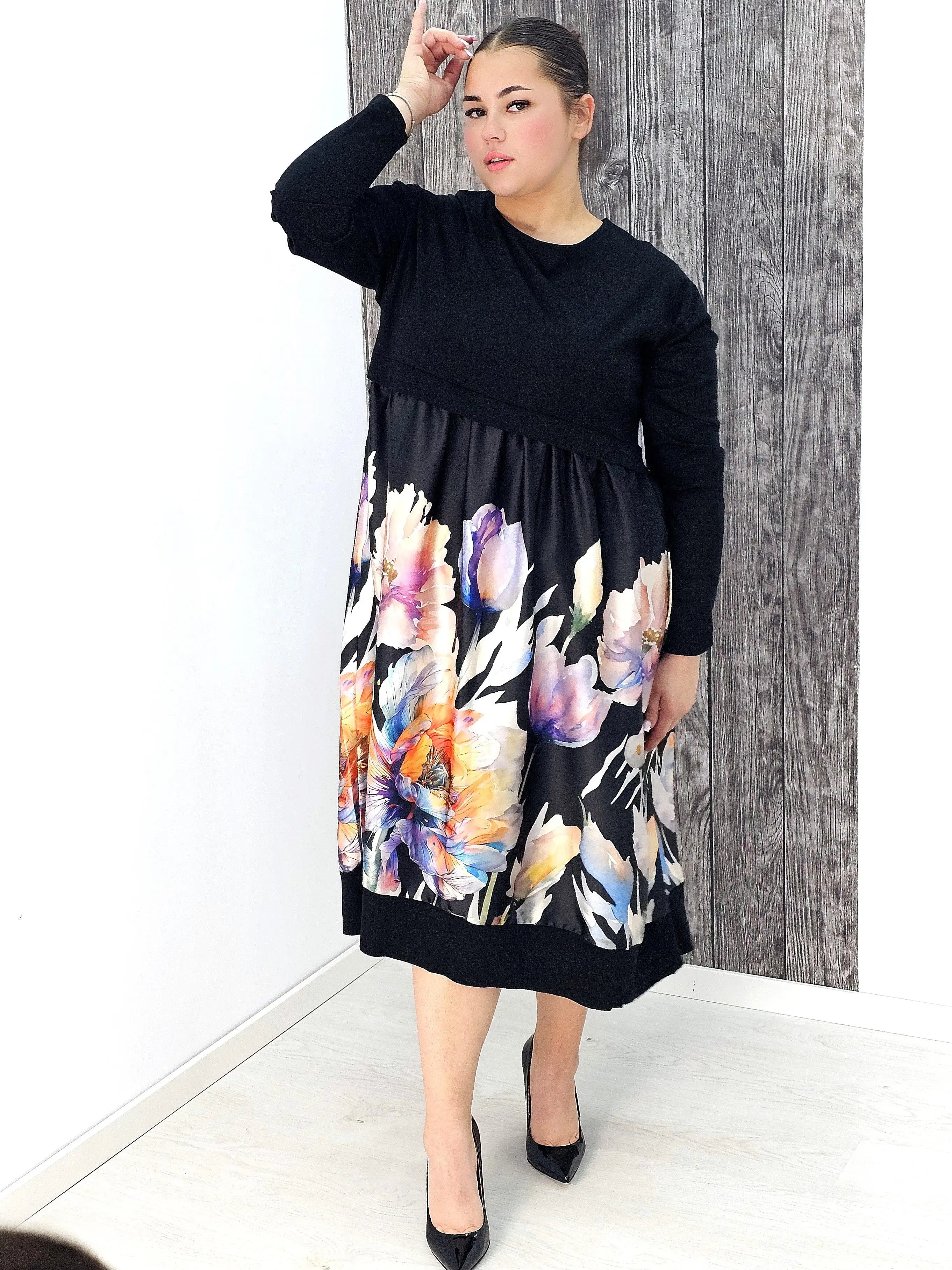 Sukienka midi plus size – elegancja, komfort i kobiecy styl w jednym Stylowa XL