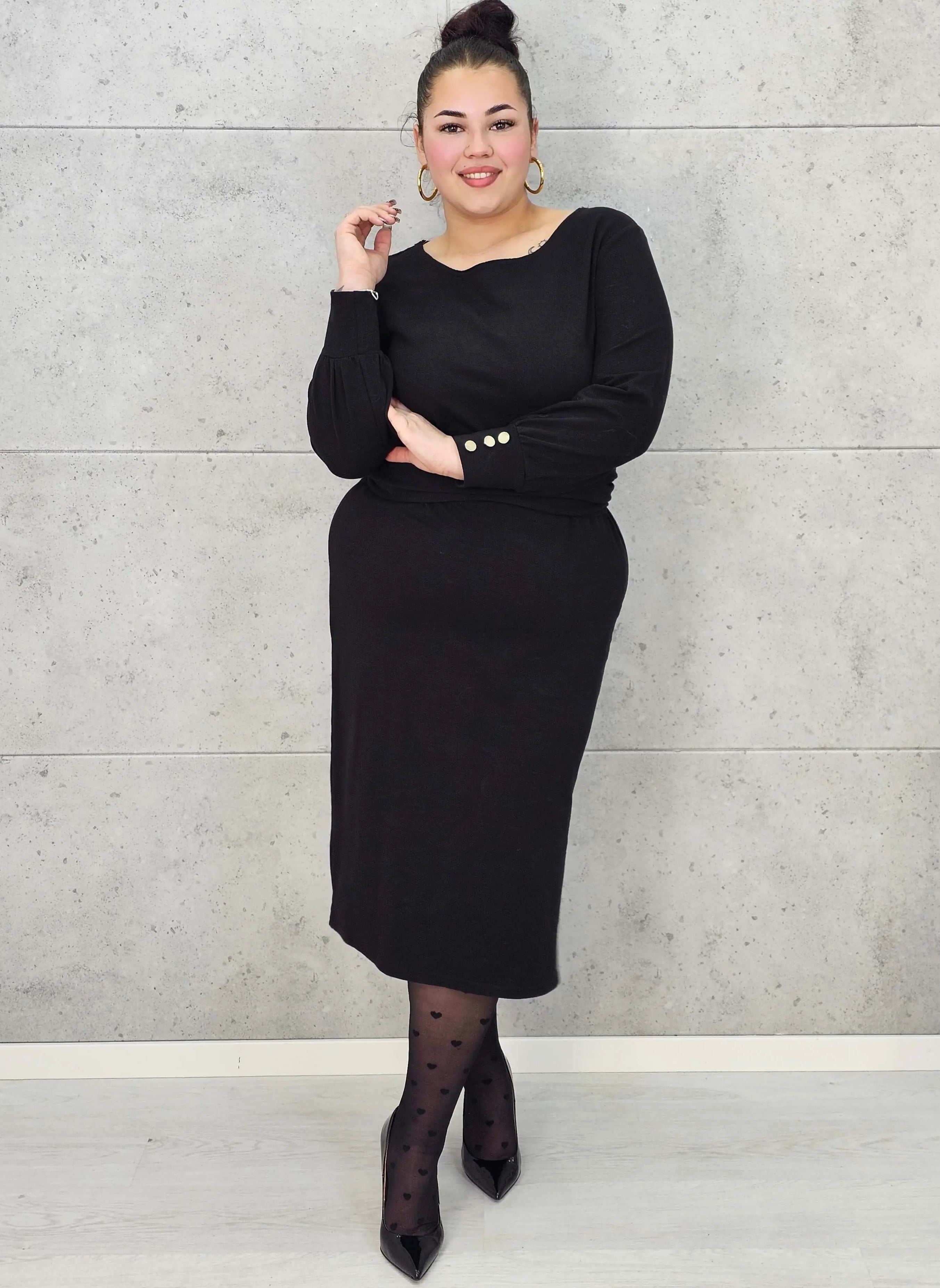 Sukienka midi z paskiem i eleganckimi rękawami – moda plus size. Stylowa XL