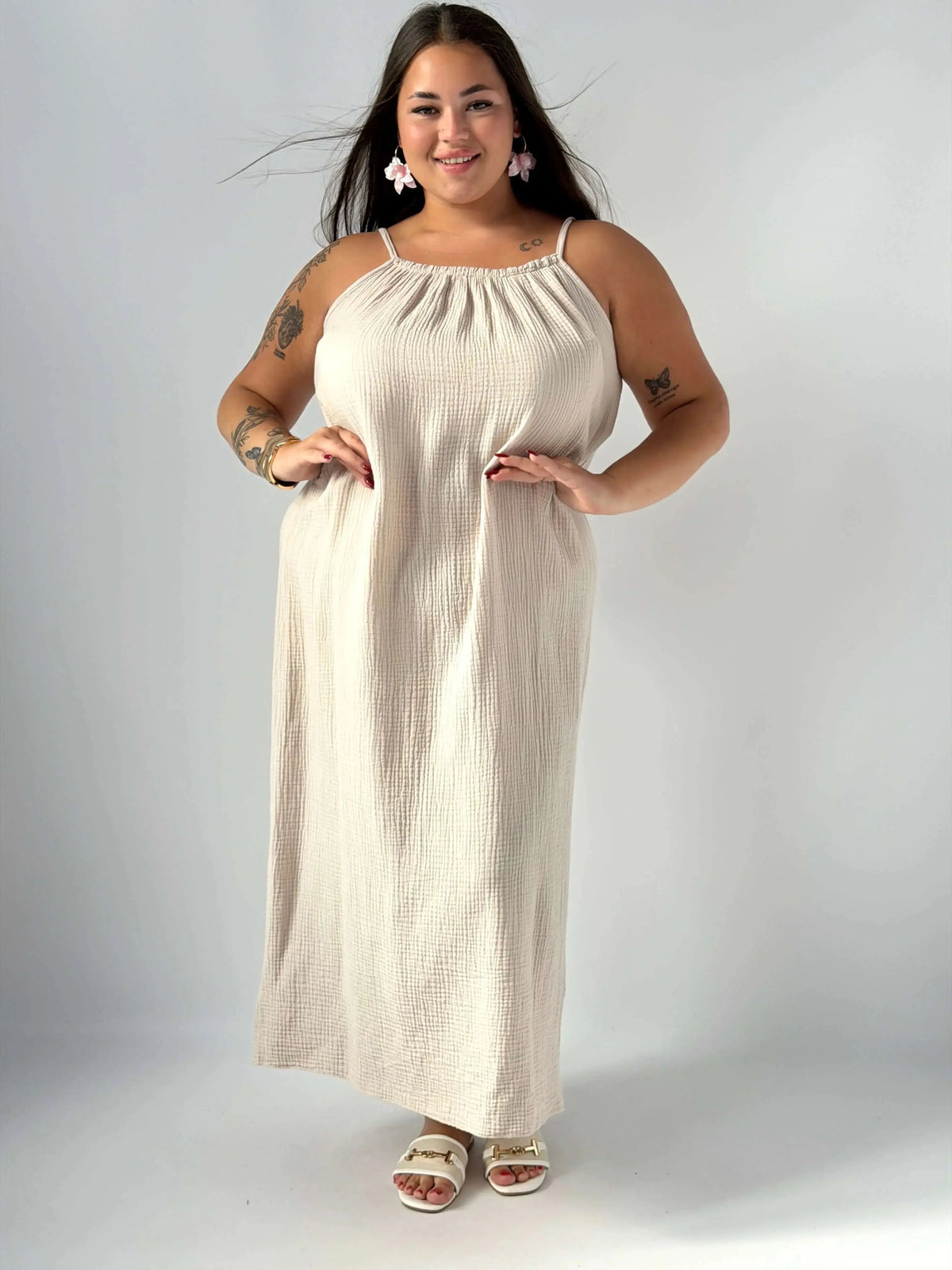 Sukienka muślinowa plus size maxi na ramiączkach – lekka i przewiewna Stylowa XL