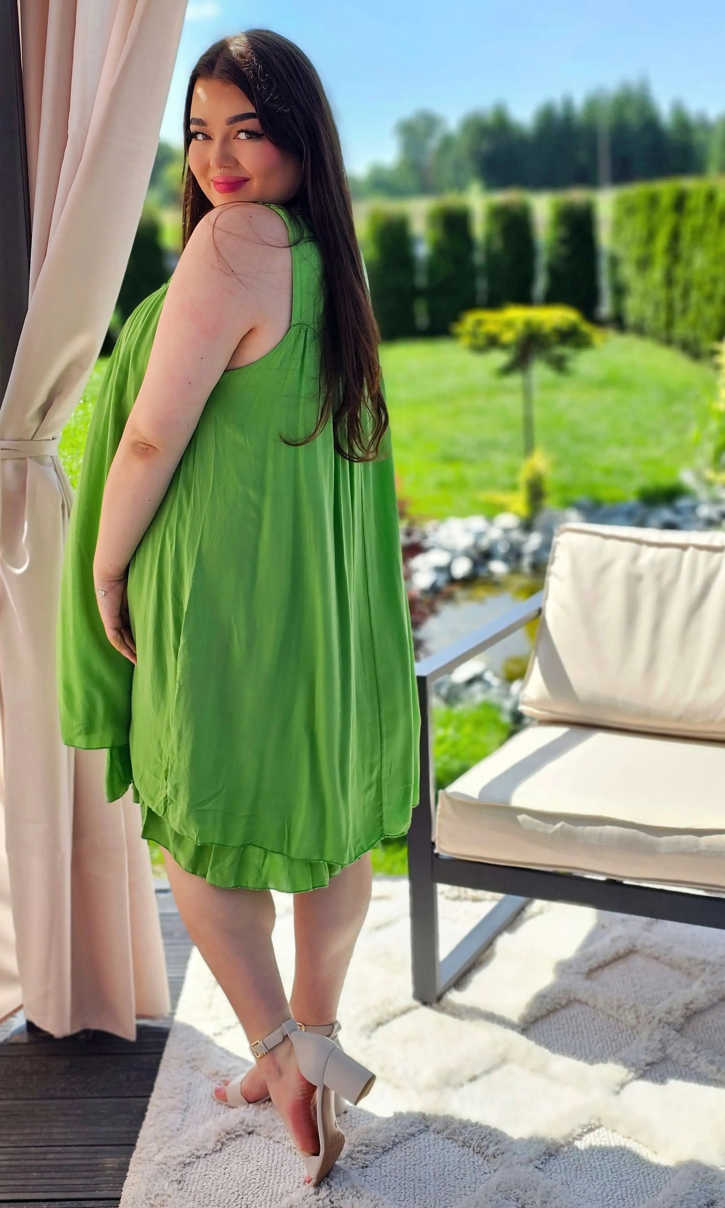 Sukienka na ramiączkach zdobiona haftem na przodzie - dwa kolory Stylowa XL