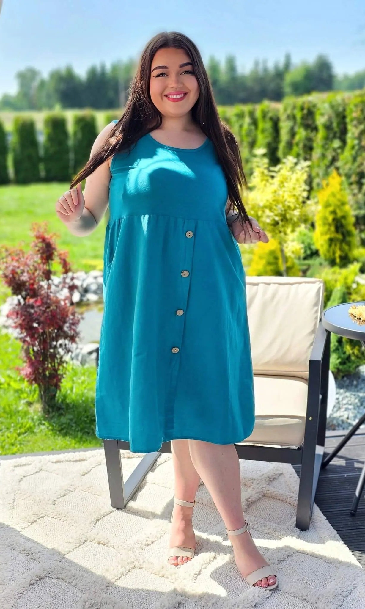 Sukienka odcinana pod biustem dołem ozdobne guziczki w kilku kolorach Stylowa XL