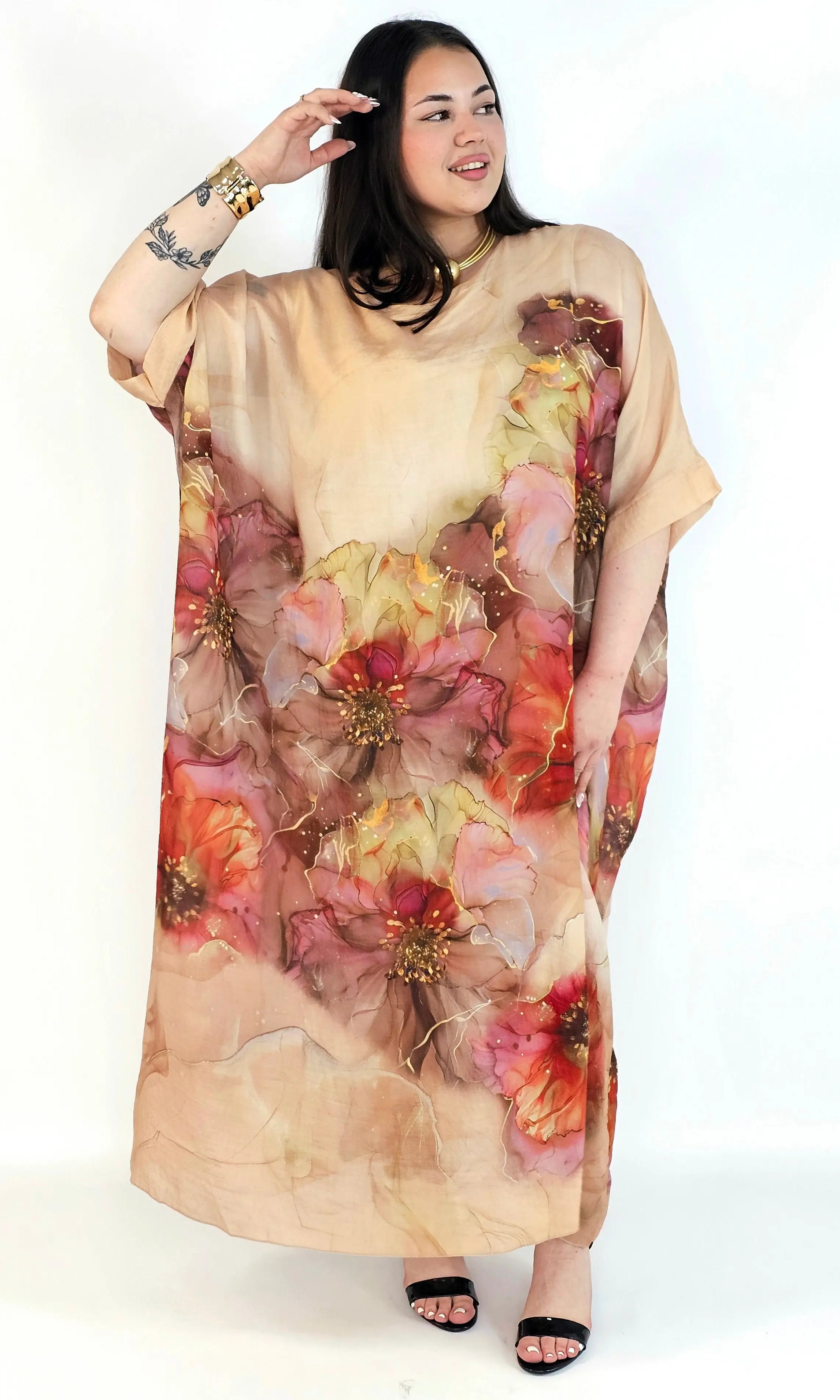 Sukienka oversize plus size – artystyczny styl i letnia swoboda Stylowa XL