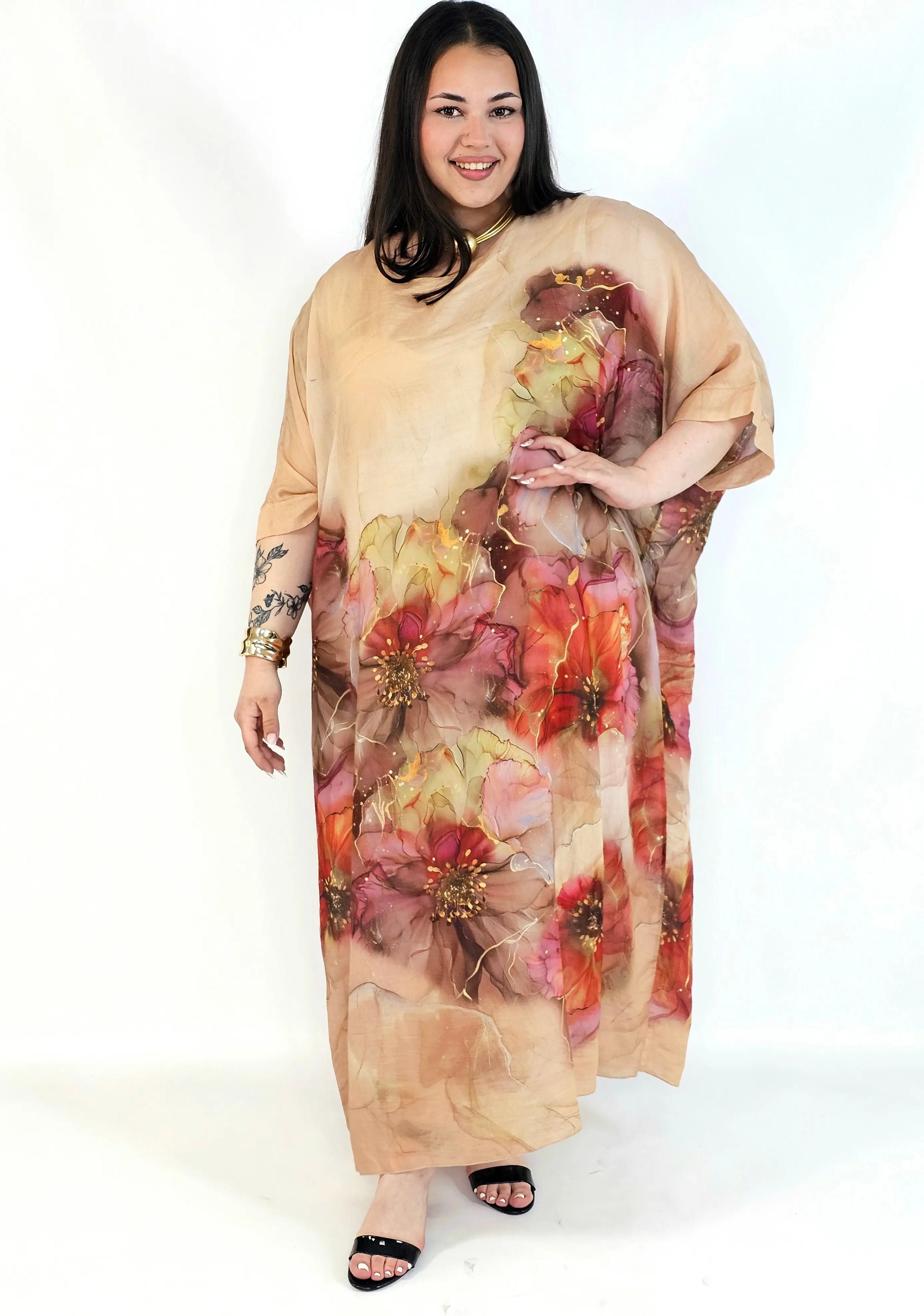 Sukienka oversize plus size – artystyczny styl i letnia swoboda Stylowa XL