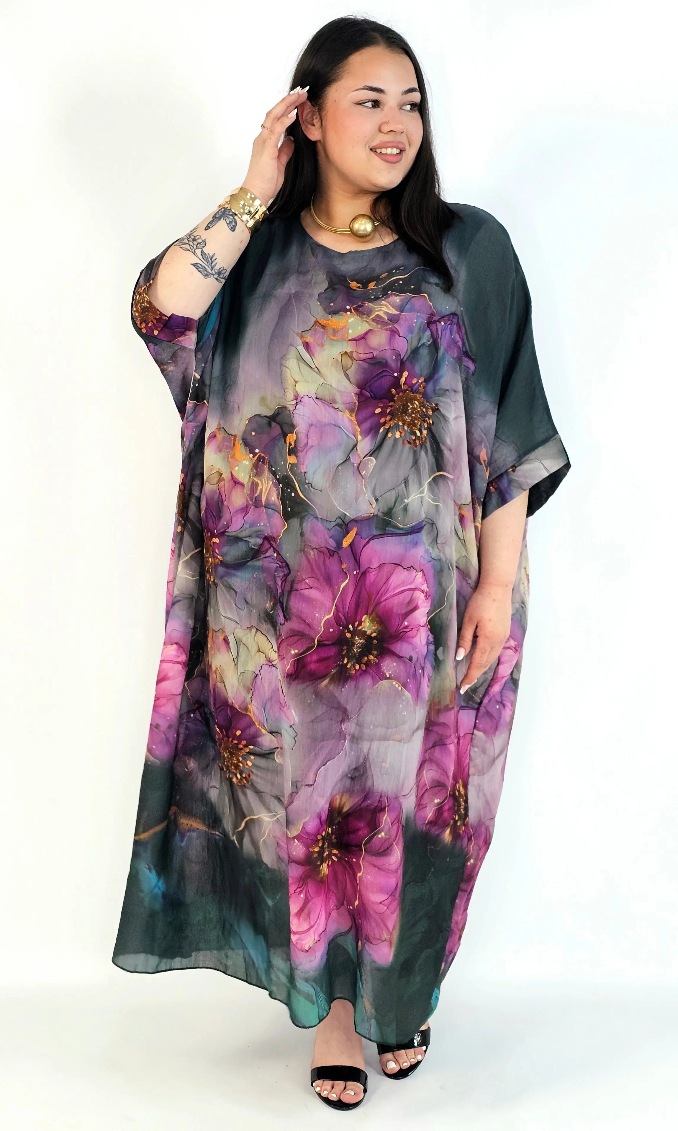 Sukienka oversize plus size – artystyczny styl i letnia swoboda Stylowa XL