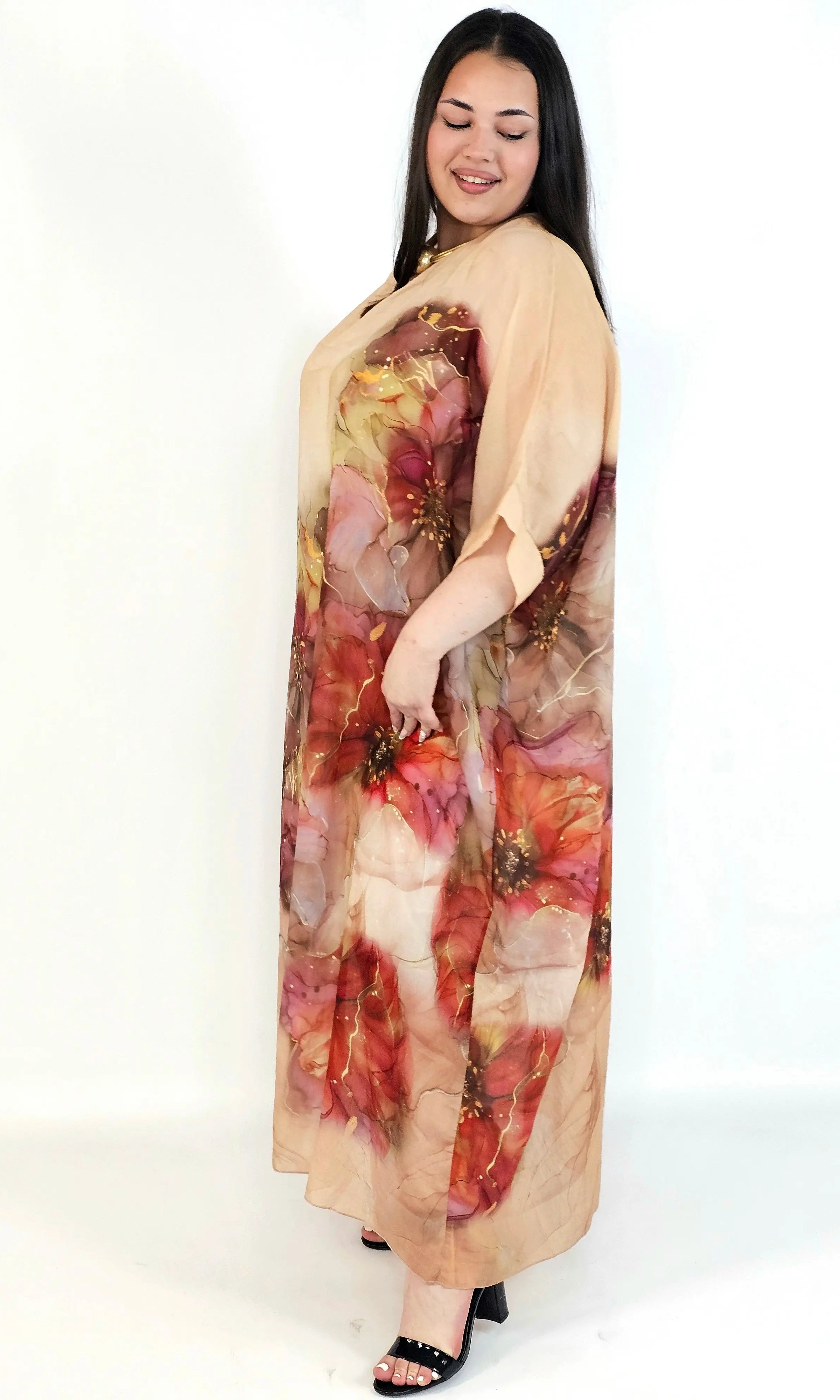 Sukienka oversize plus size – artystyczny styl i letnia swoboda Stylowa XL