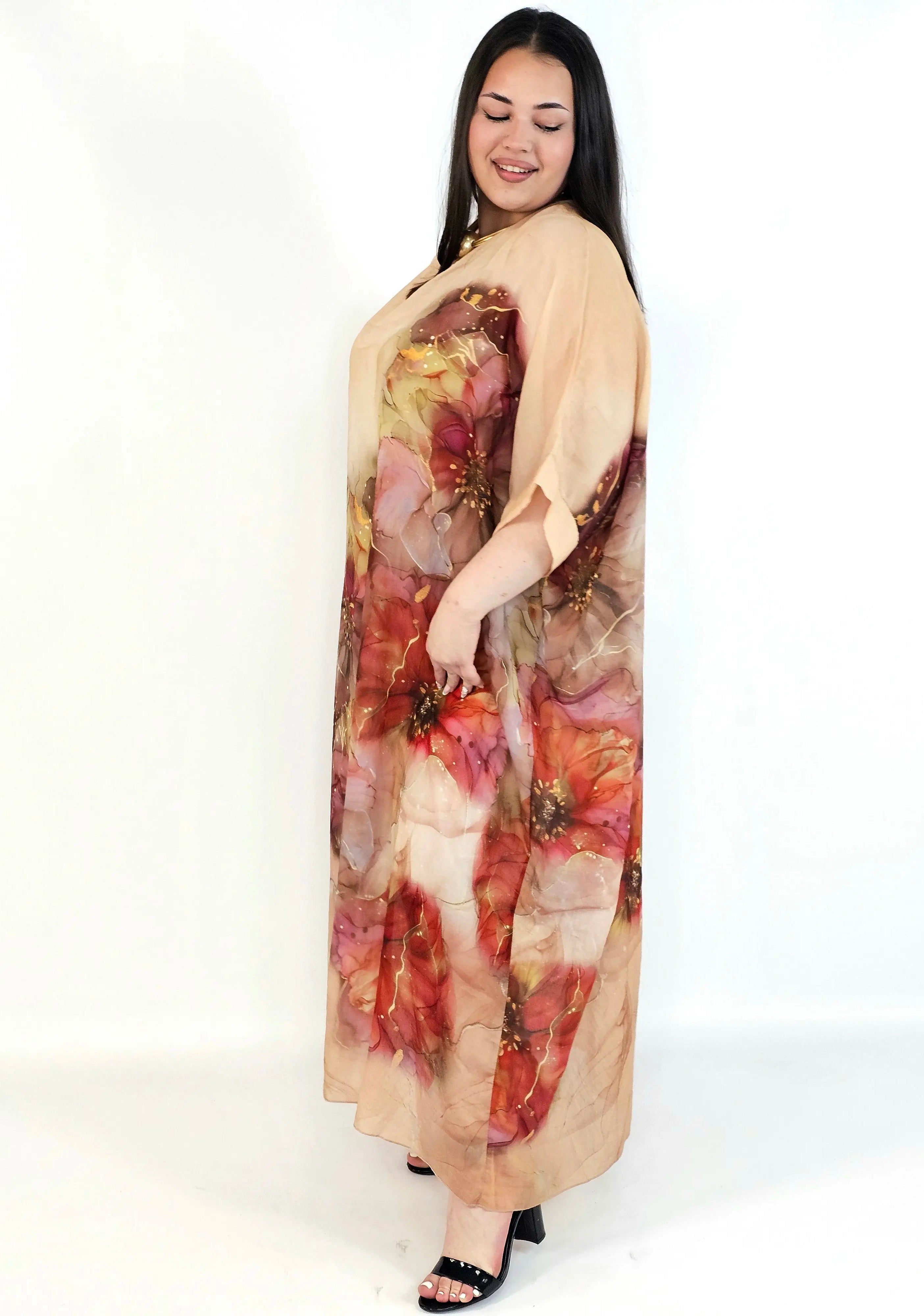 Sukienka oversize plus size – artystyczny styl i letnia swoboda Stylowa XL