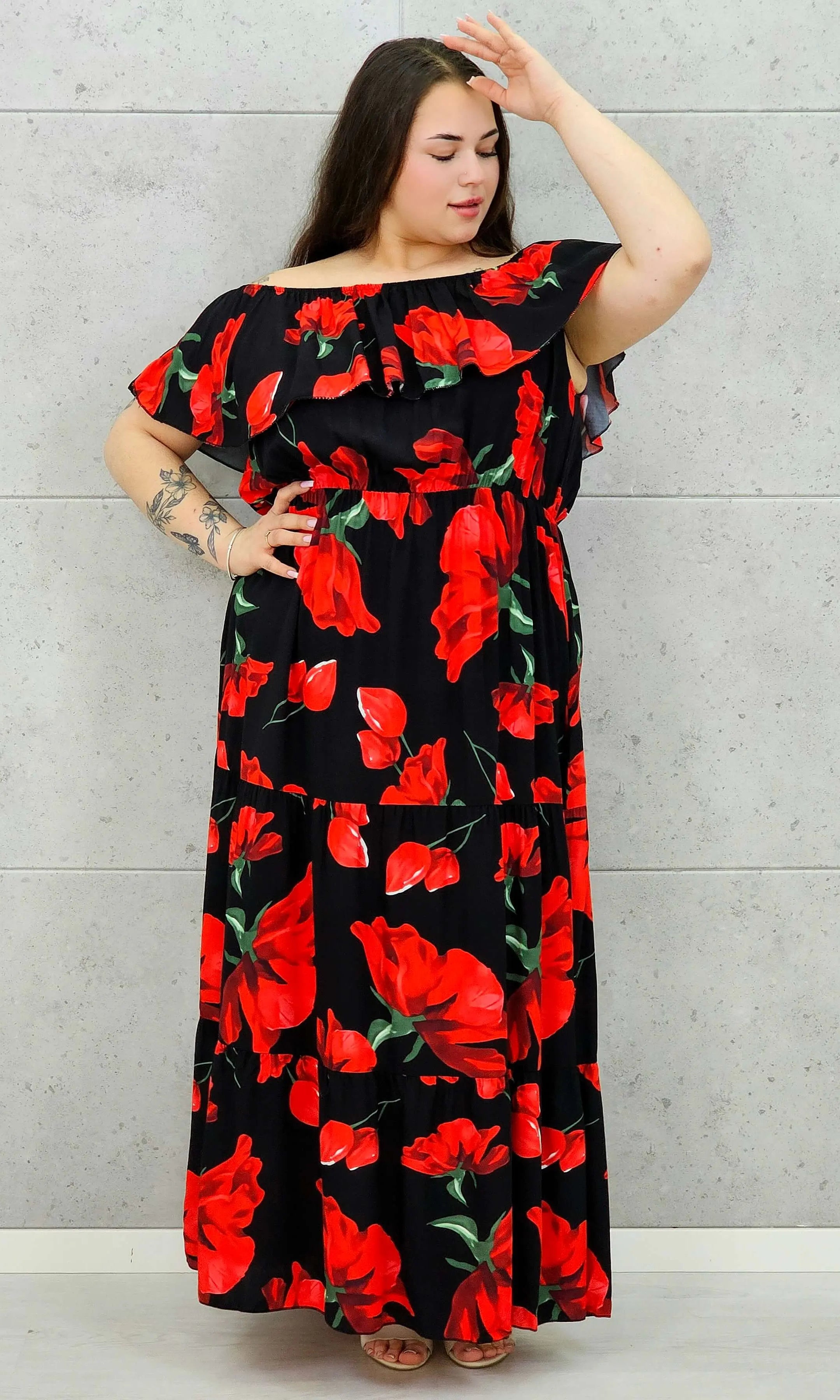 Sukienka plus size StylowaXL – kobiecy styl i lekkość w czerwone maki XXL Stylowa XL