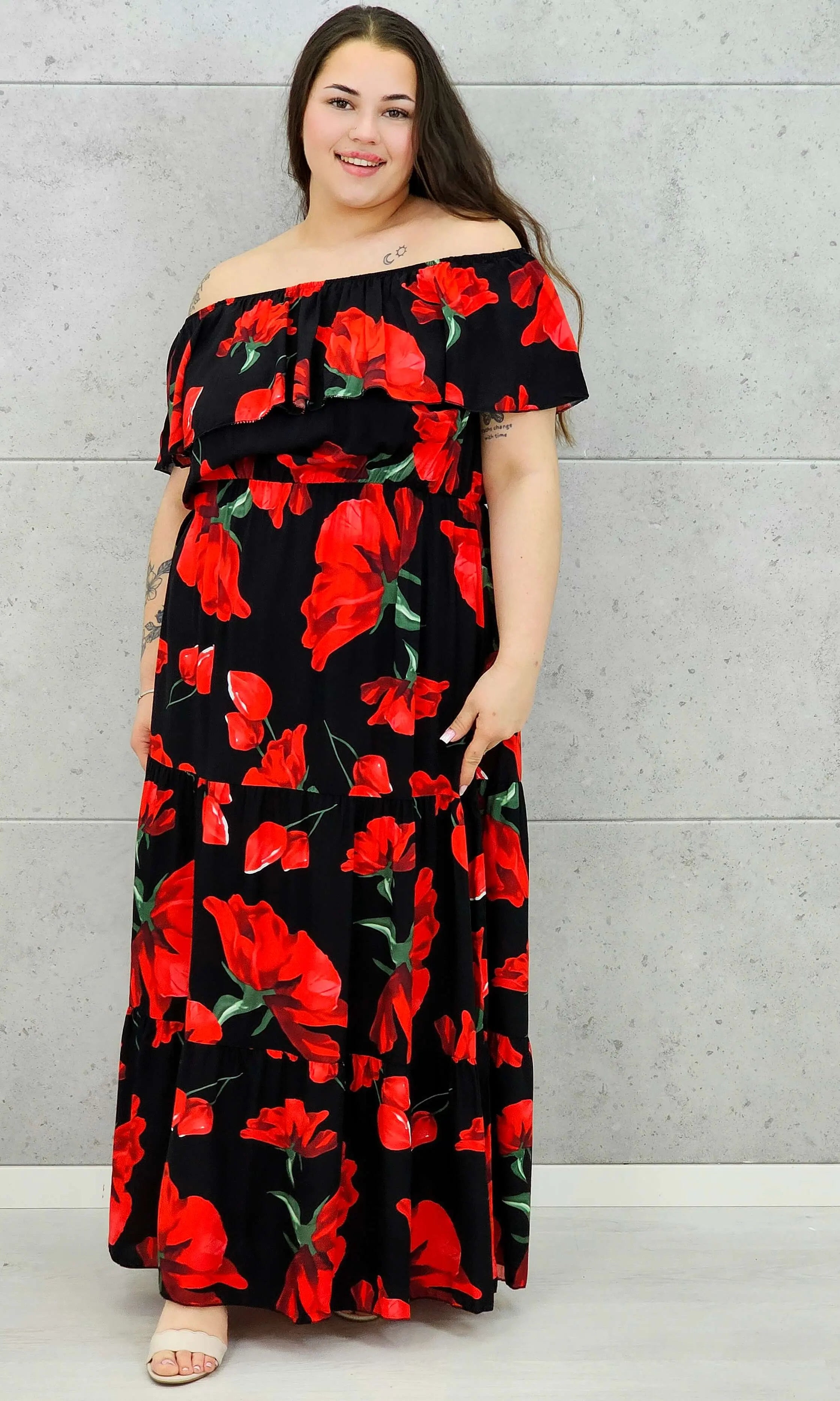 Sukienka plus size StylowaXL – kobiecy styl i lekkość w czerwone maki XXL Stylowa XL