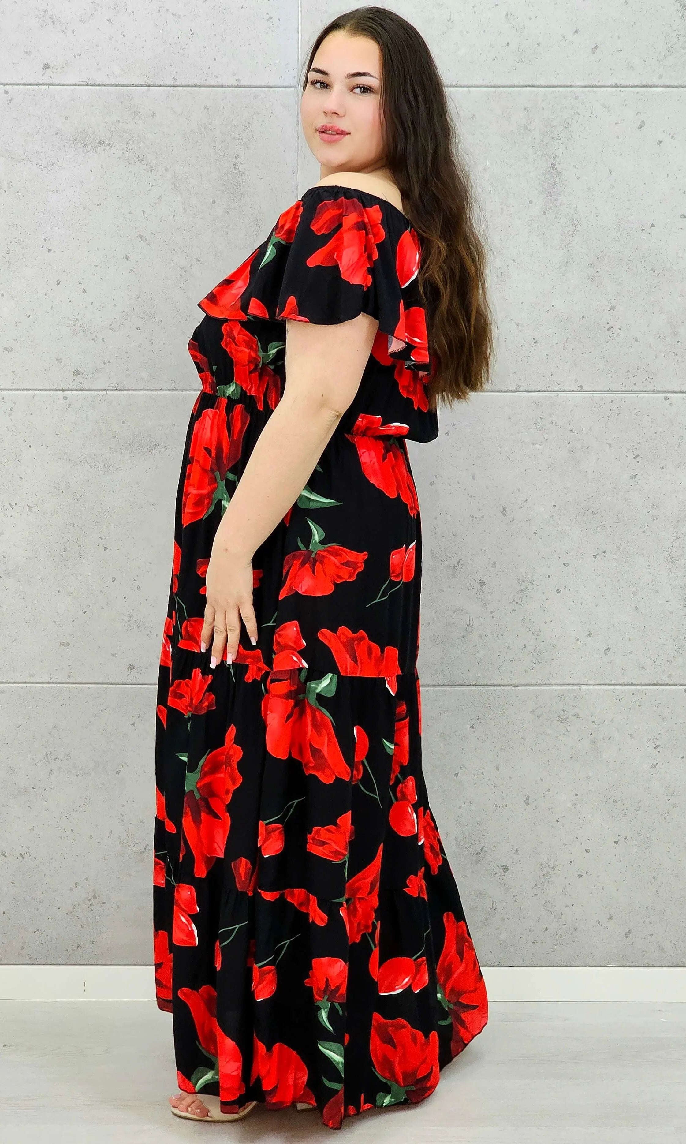 Sukienka plus size StylowaXL – kobiecy styl i lekkość w czerwone maki XXL Stylowa XL