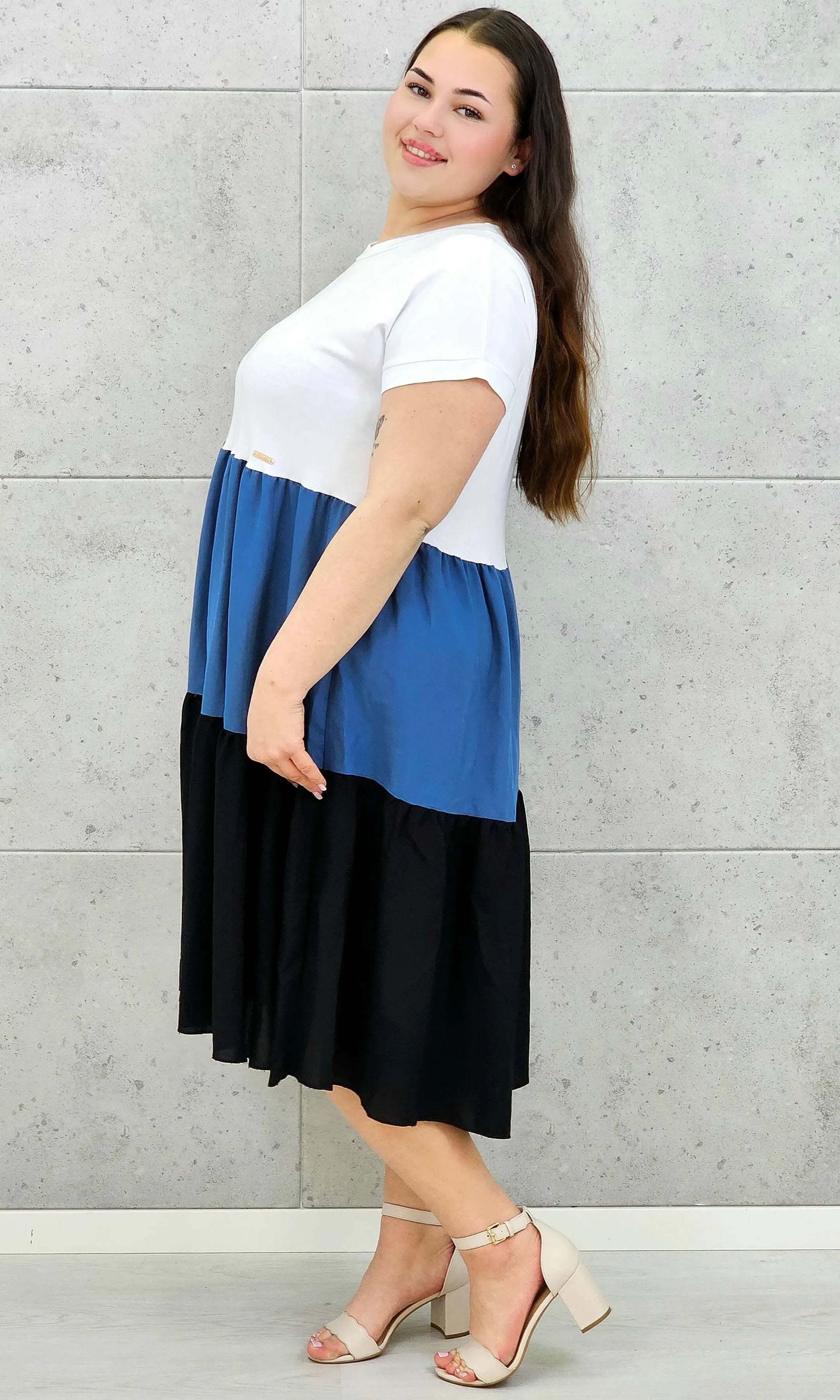 Sukienka plus size StylowaXL – kolor, wygoda i kobiecy styl XXL Stylowa XL