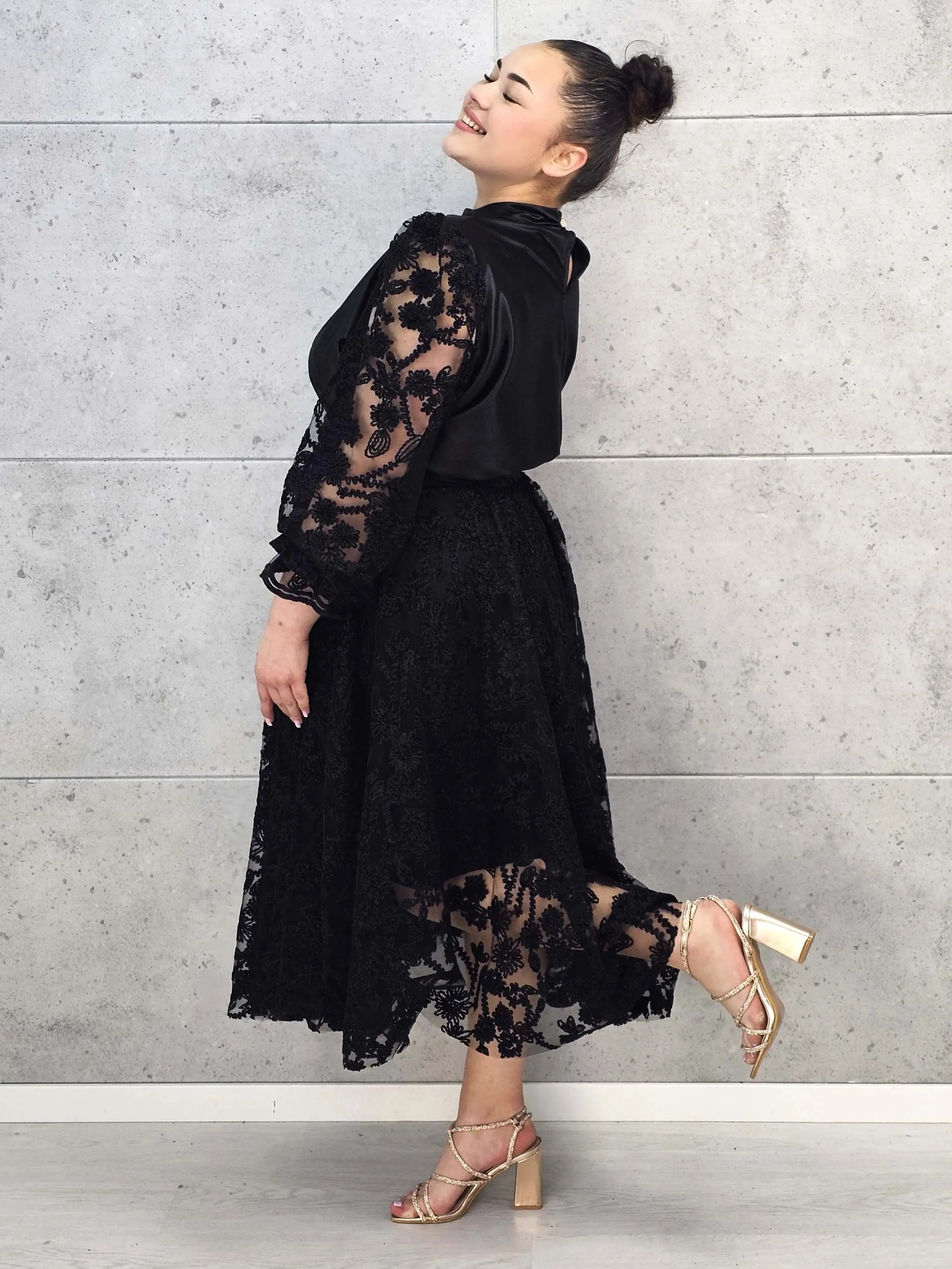 Sukienka plus size – Koronkowa elegancja w nowoczesnym wydaniu Stylowa XL