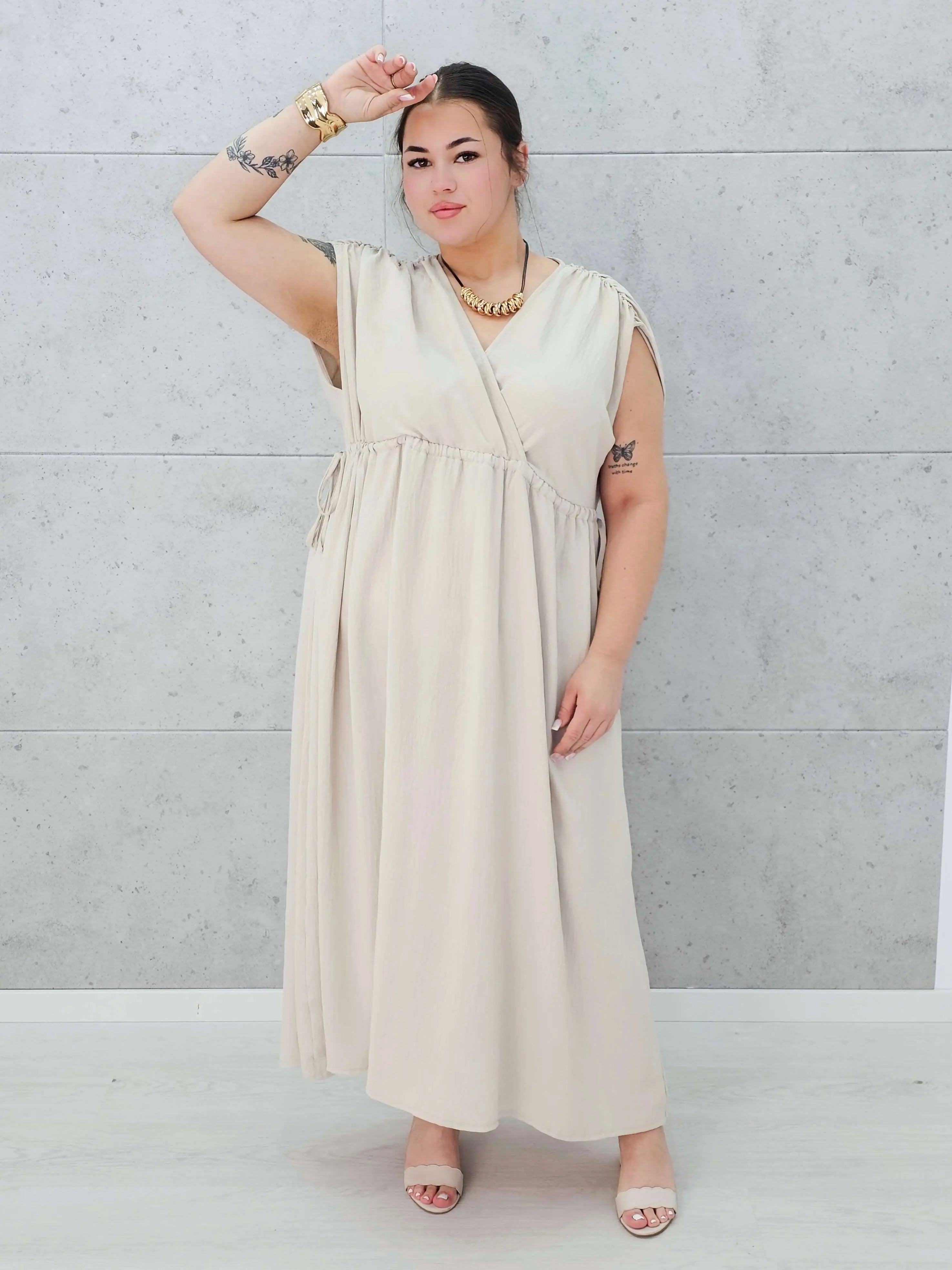 Sukienka plus size – elegancja i kobiecy styl, który podkreśla figurę Stylowa XL