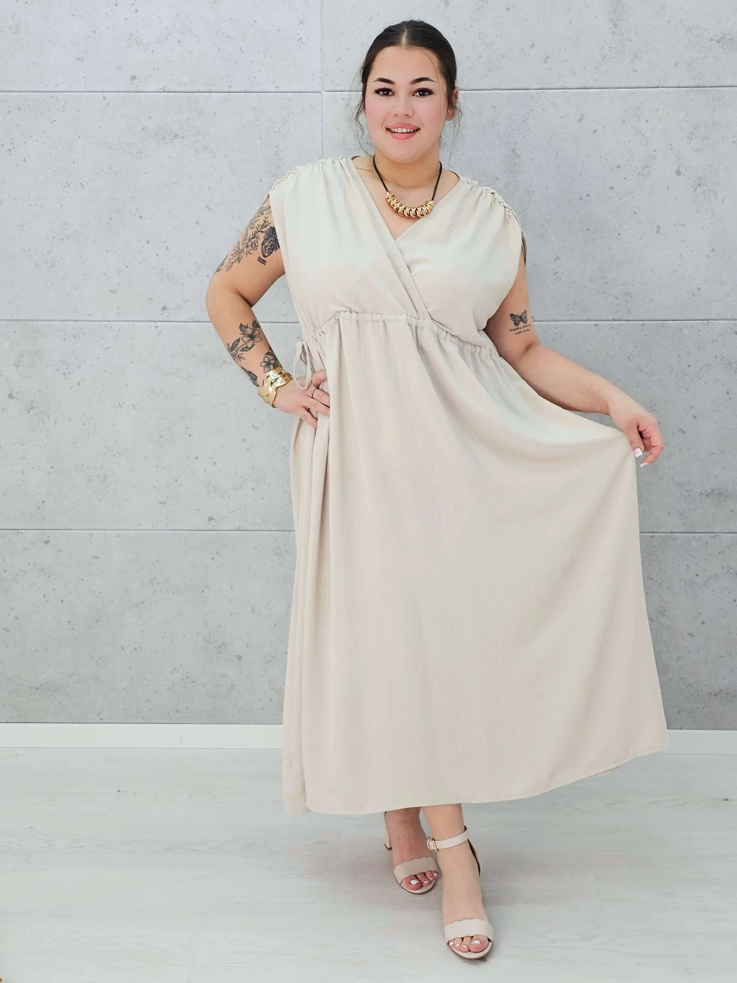 Sukienka plus size – elegancja i kobiecy styl, który podkreśla figurę Stylowa XL