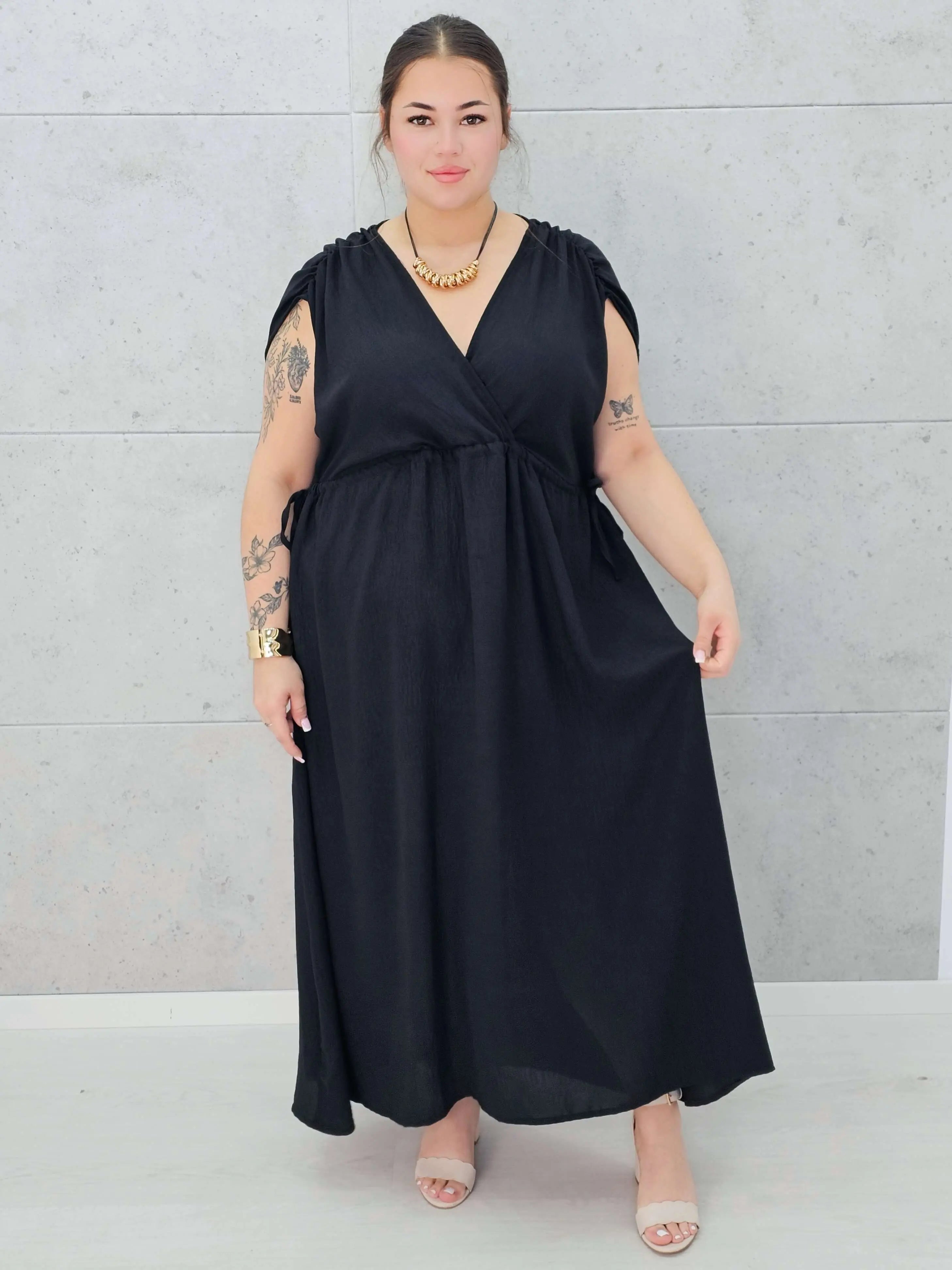 Sukienka plus size – elegancja i kobiecy styl, który podkreśla figurę Stylowa XL