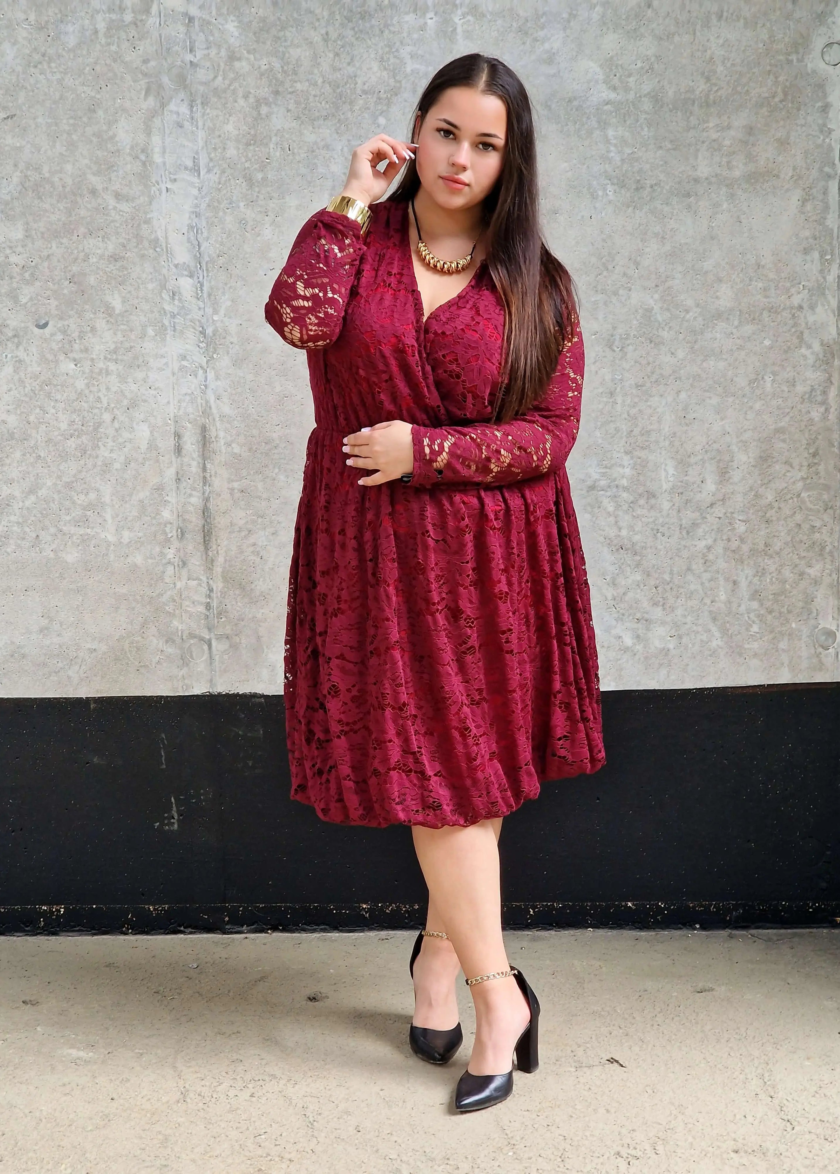 Sukienka plus size – kobiecy styl, elegancja i wygoda w jednym - Stylowa XL