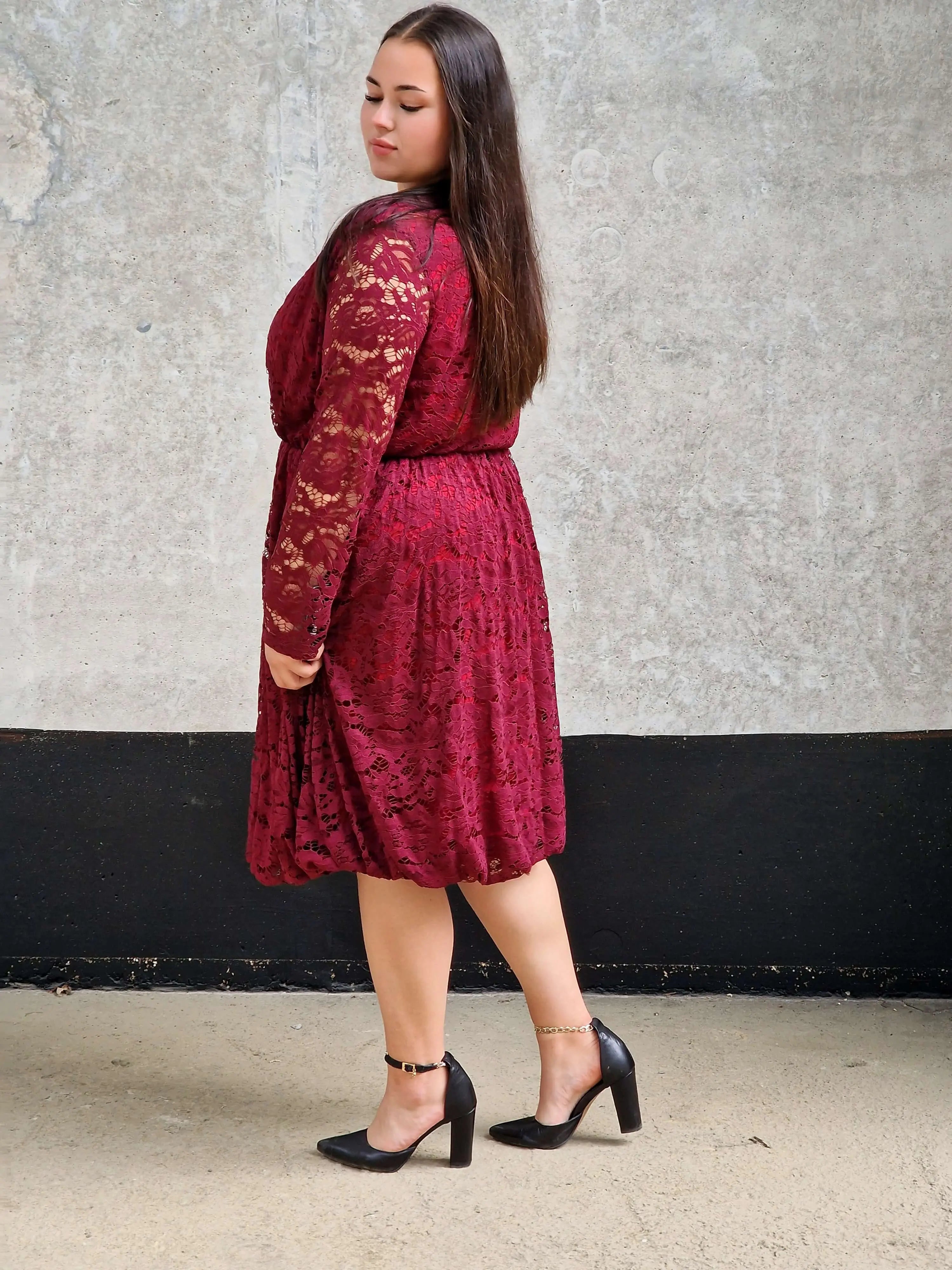 Sukienka plus size – kobiecy styl, elegancja i wygoda w jednym - Stylowa XL