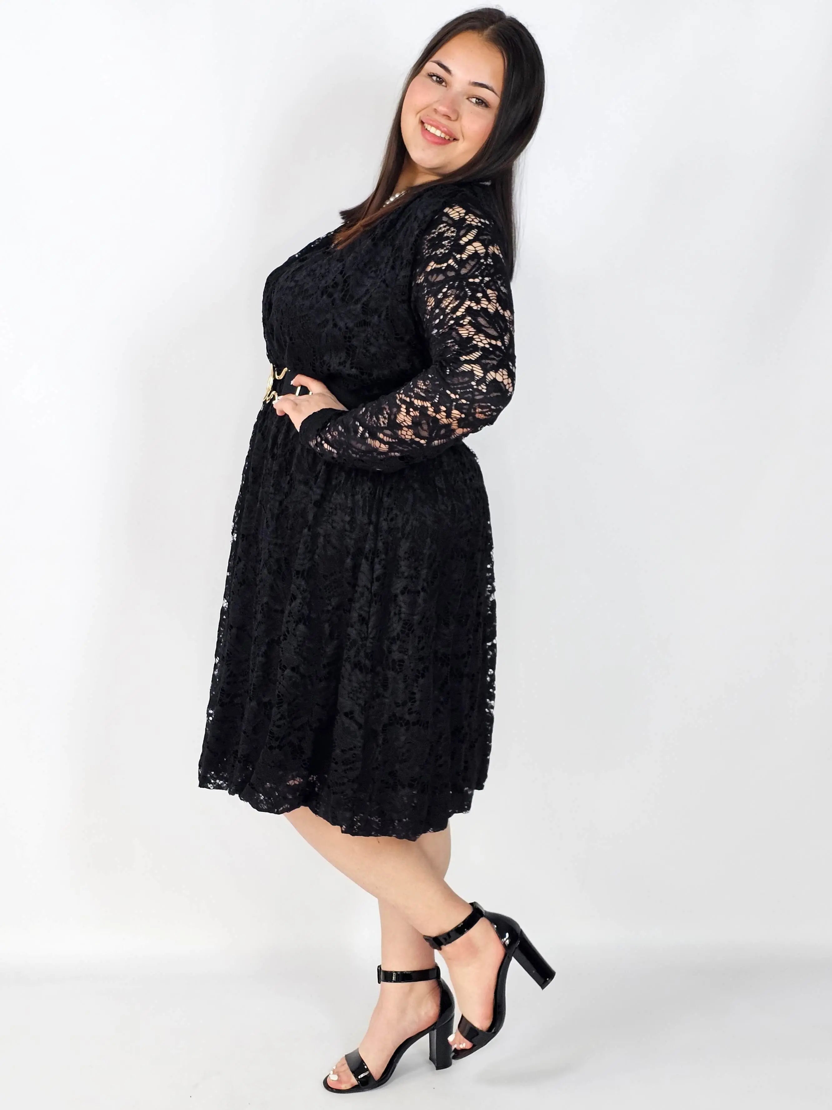 Sukienka plus size – kobiecy styl, elegancja i wygoda w jednym Stylowa XL