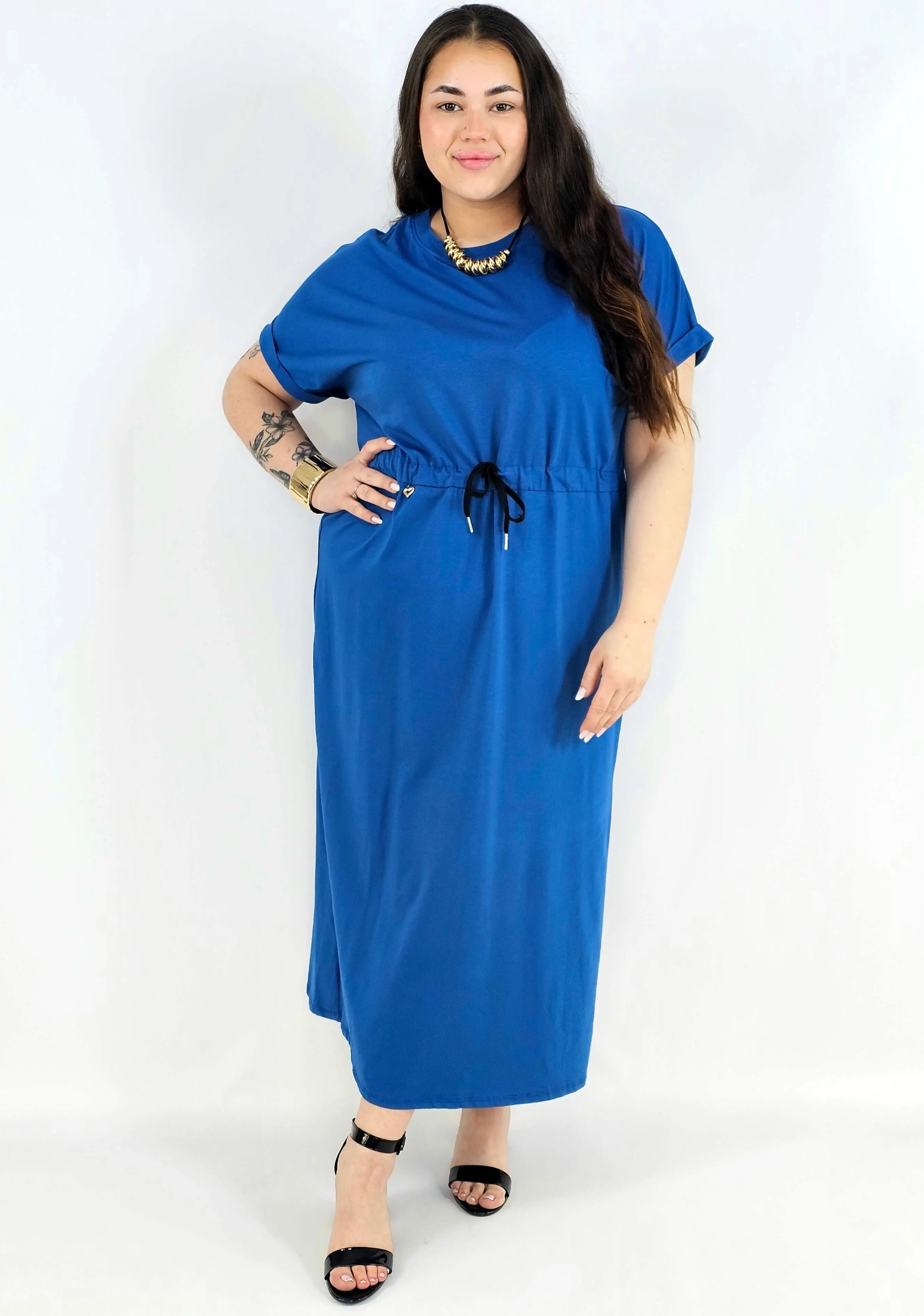 Sukienka plus size – komfortowa maxi z regulacją w pasie Stylowa XL