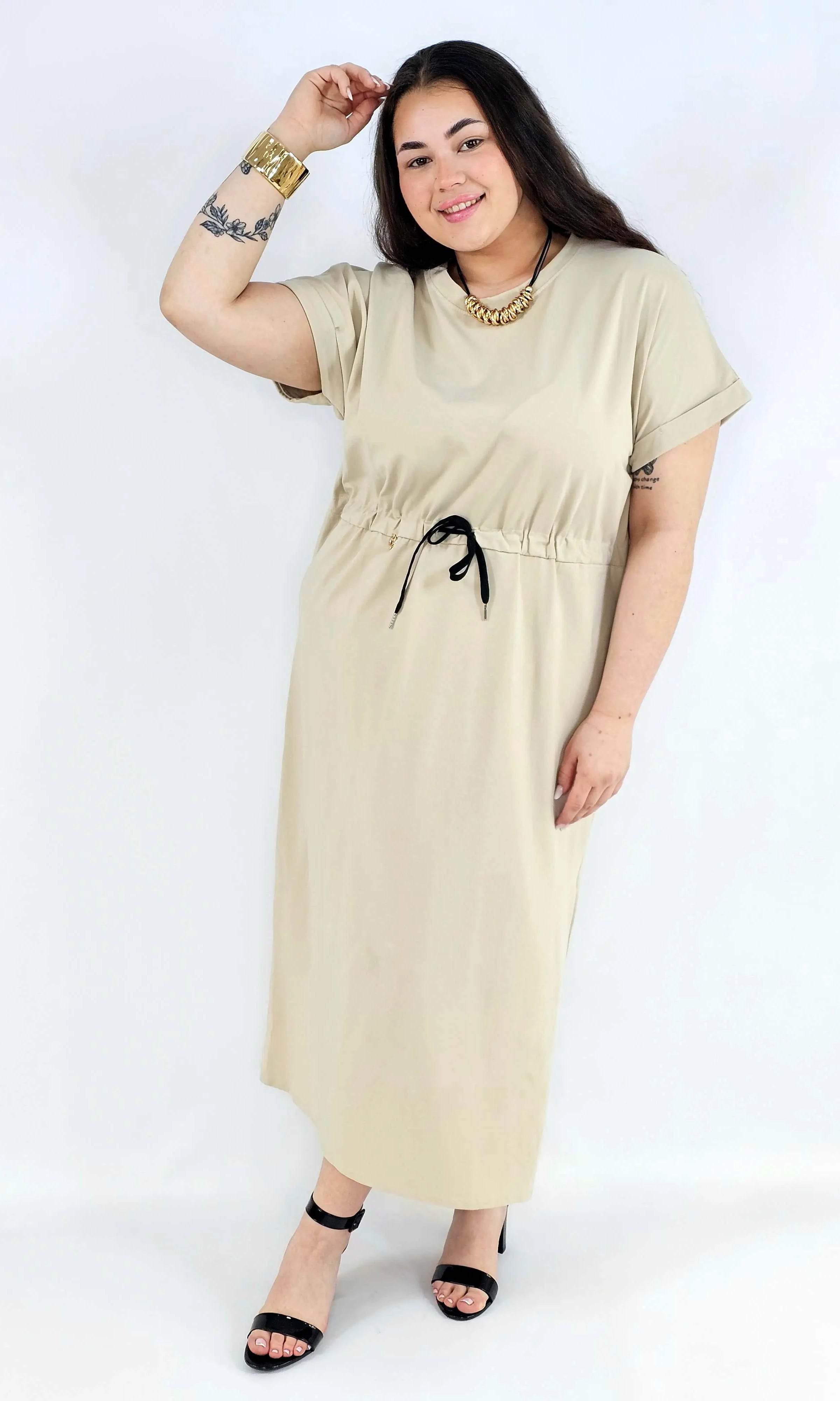 Sukienka plus size – komfortowa maxi z regulacją w pasie Stylowa XL