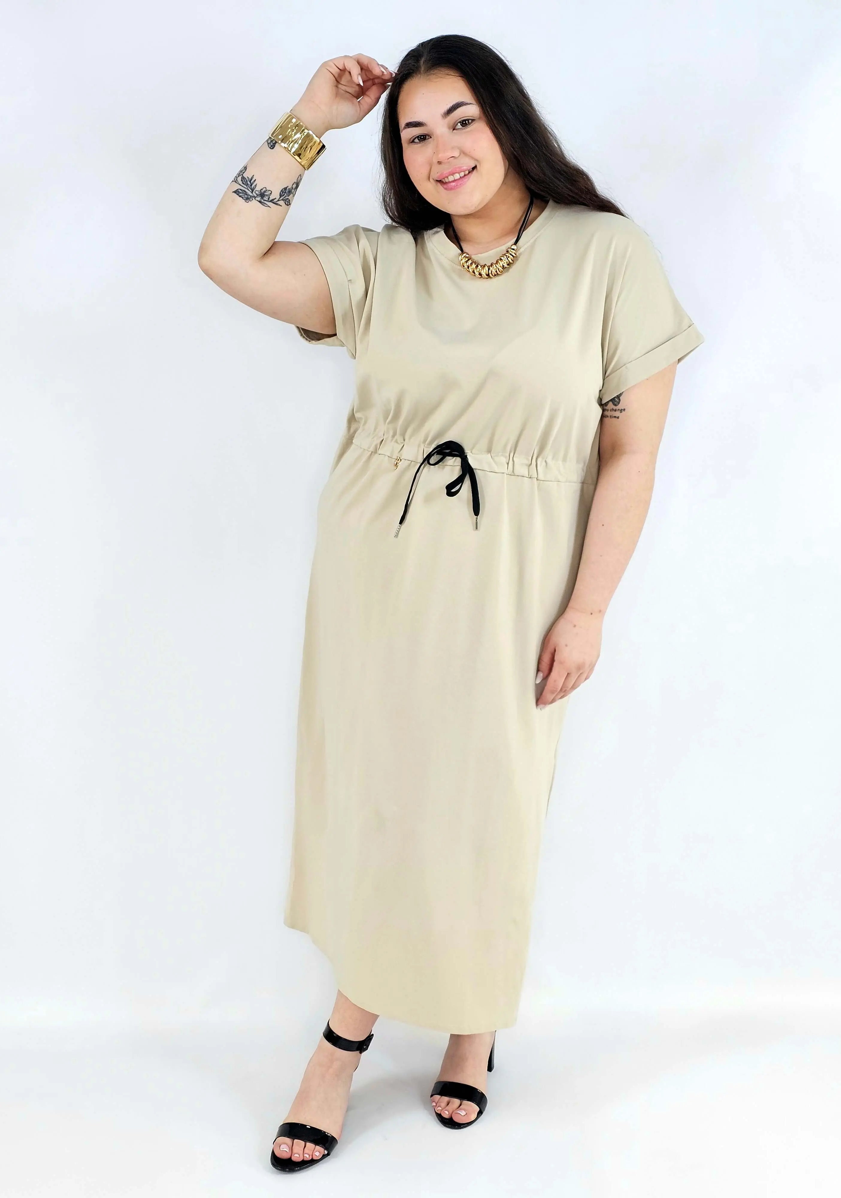 Sukienka plus size – komfortowa maxi z regulacją w pasie Stylowa XL
