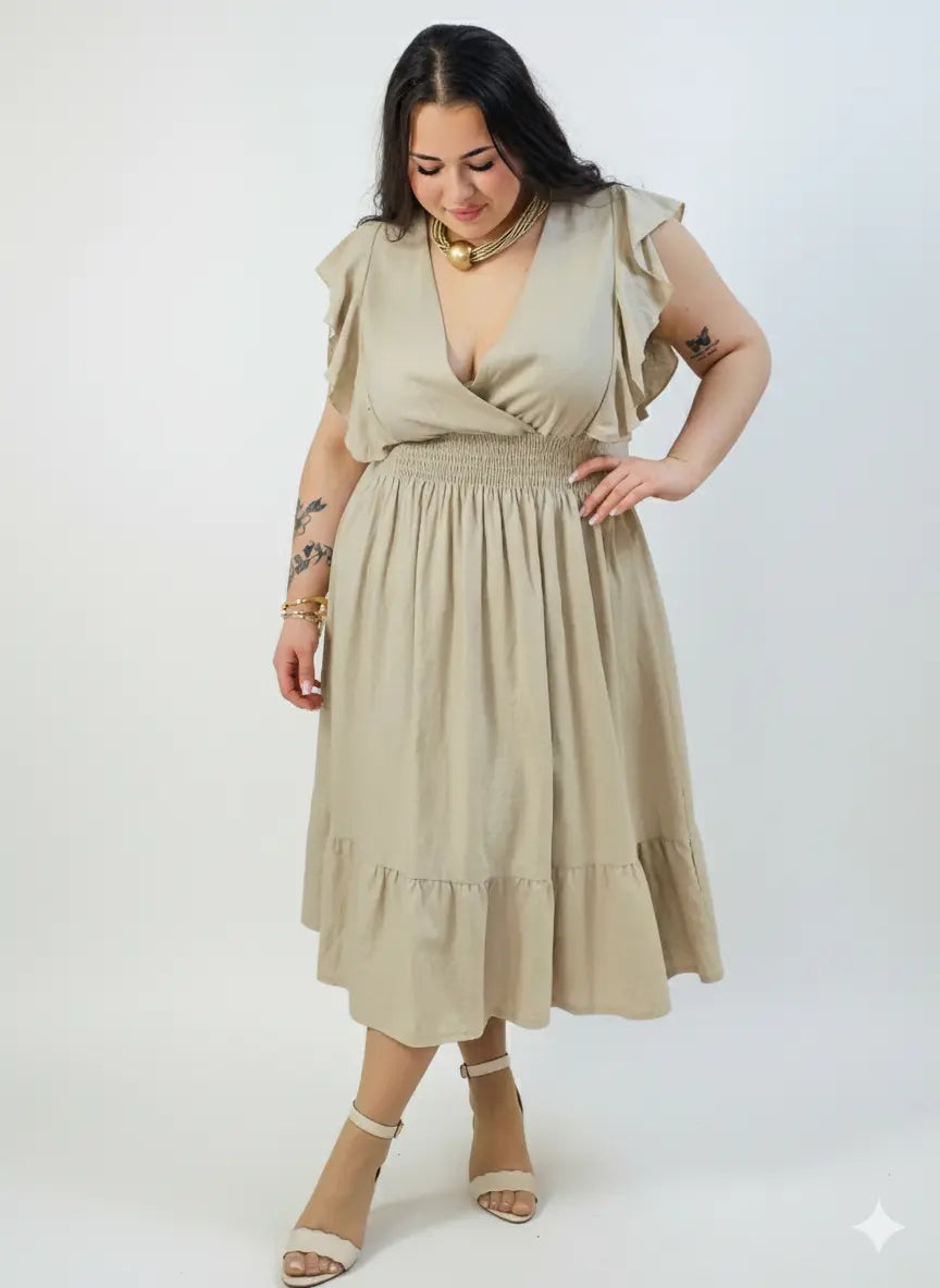 Sukienka plus size – sukienka midi z kopertowym dekoltem, marszczoną talią i falbaną Stylowa XL