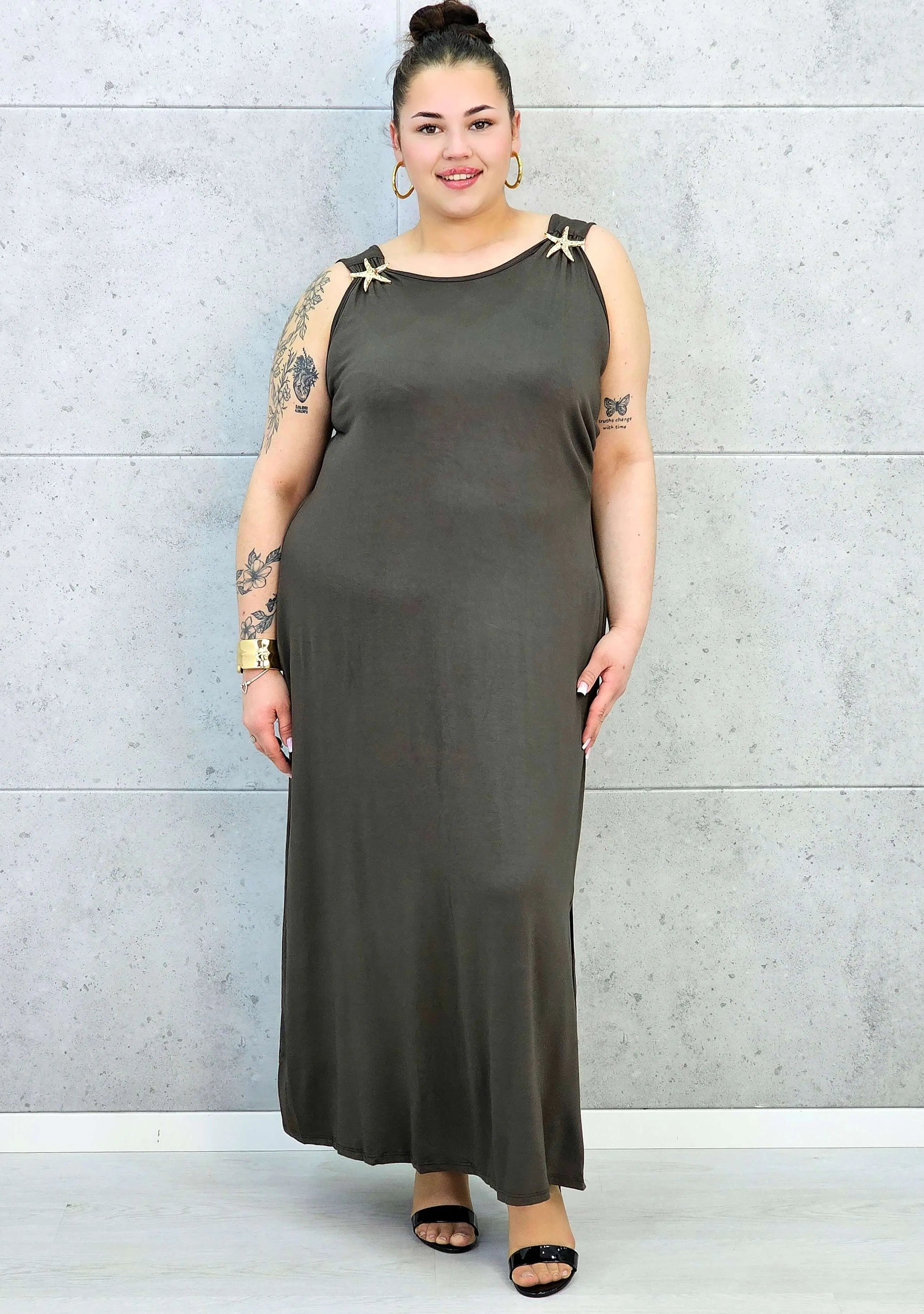 Sukienka plus size – wygodny fason podkreślający kobiecą sylwetkę XXL Stylowa XL