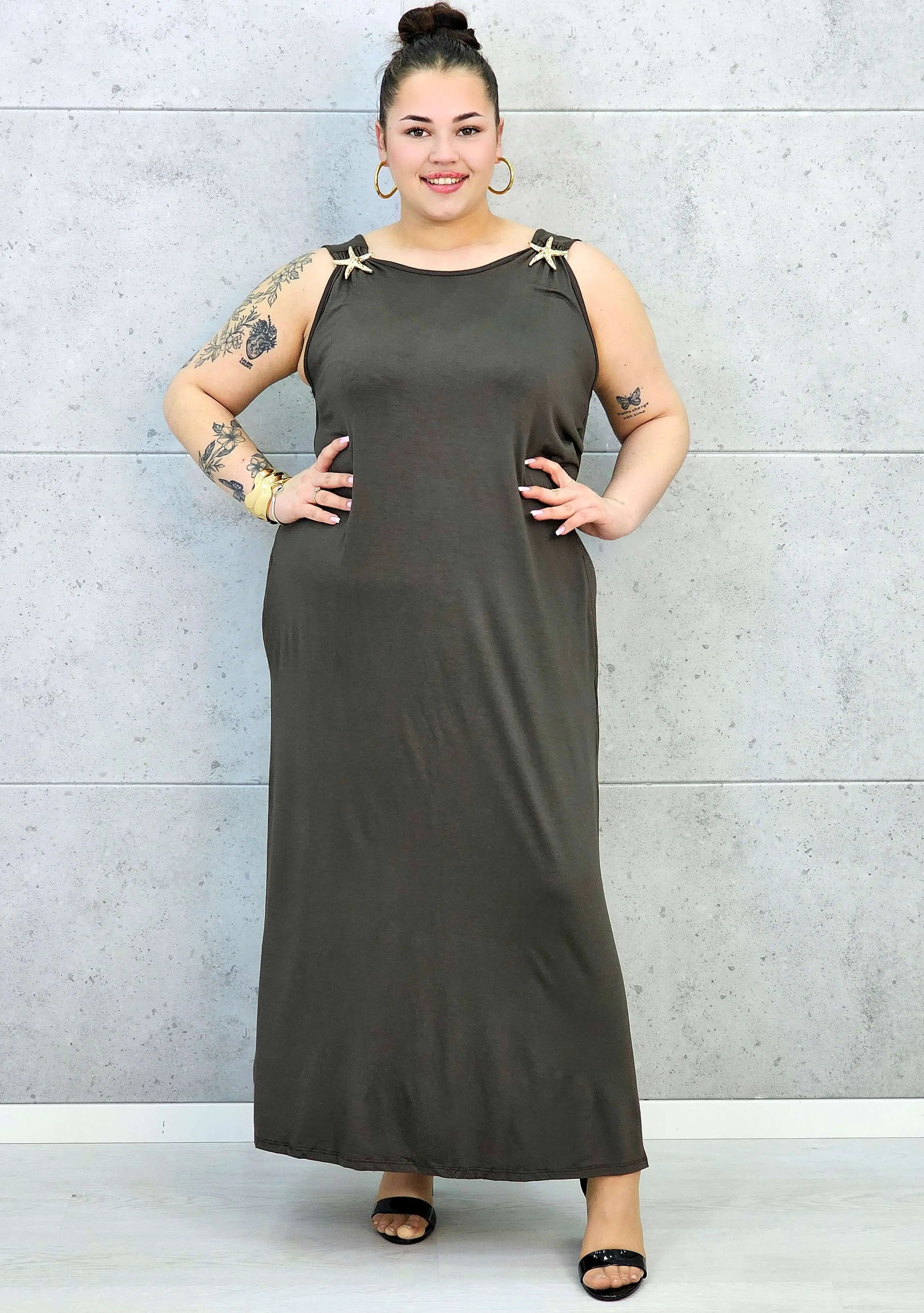 Sukienka plus size – wygodny fason podkreślający kobiecą sylwetkę XXL Stylowa XL