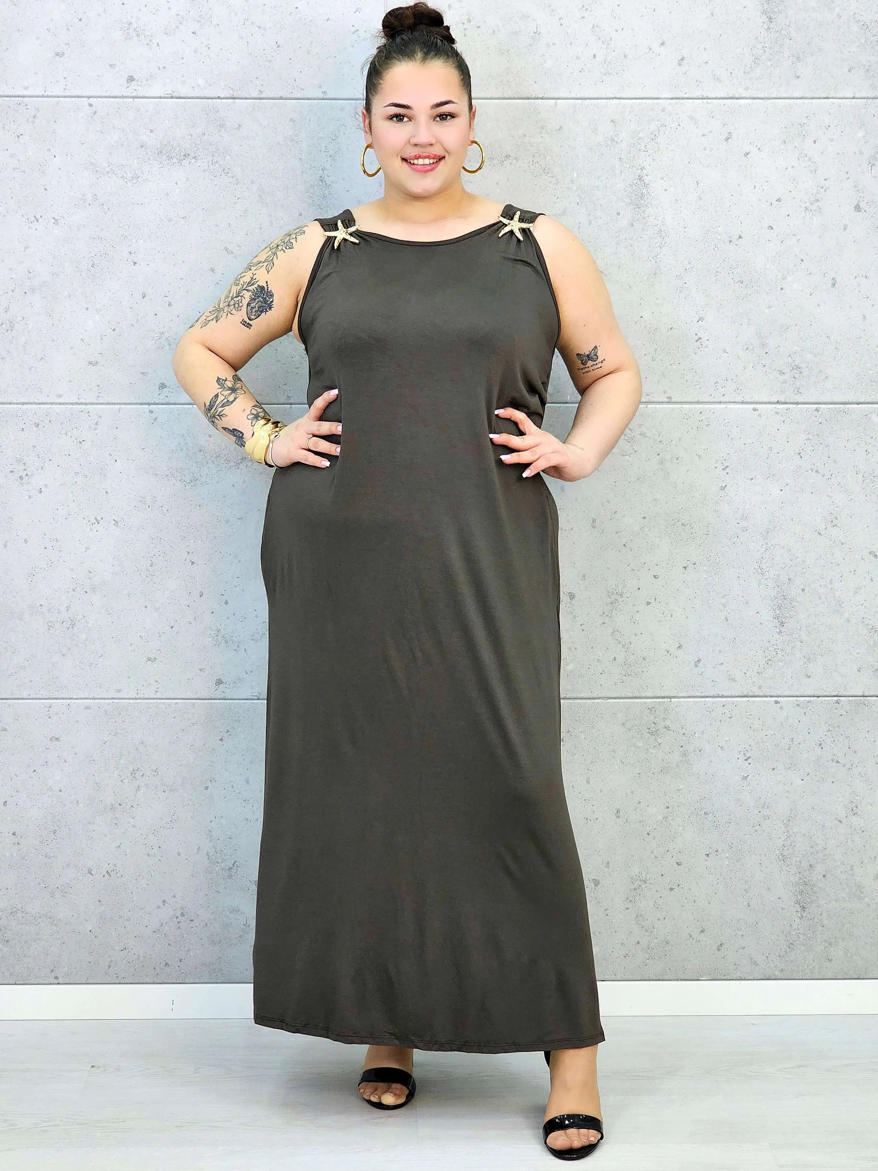 Sukienka plus size – wygodny fason podkreślający kobiecą sylwetkę XXL Stylowa XL