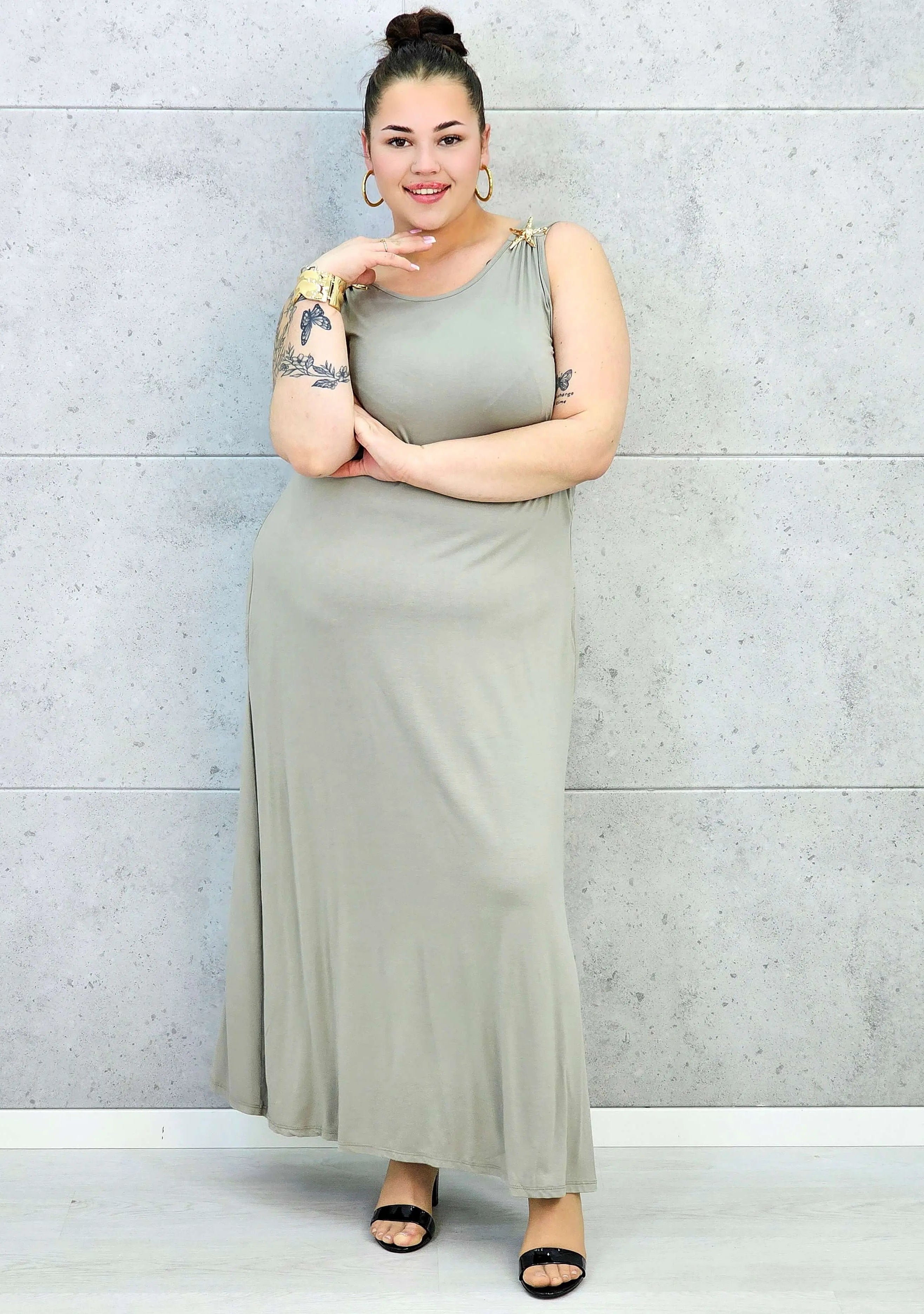 Sukienka plus size – wygodny fason podkreślający kobiecą sylwetkę XXL Stylowa XL