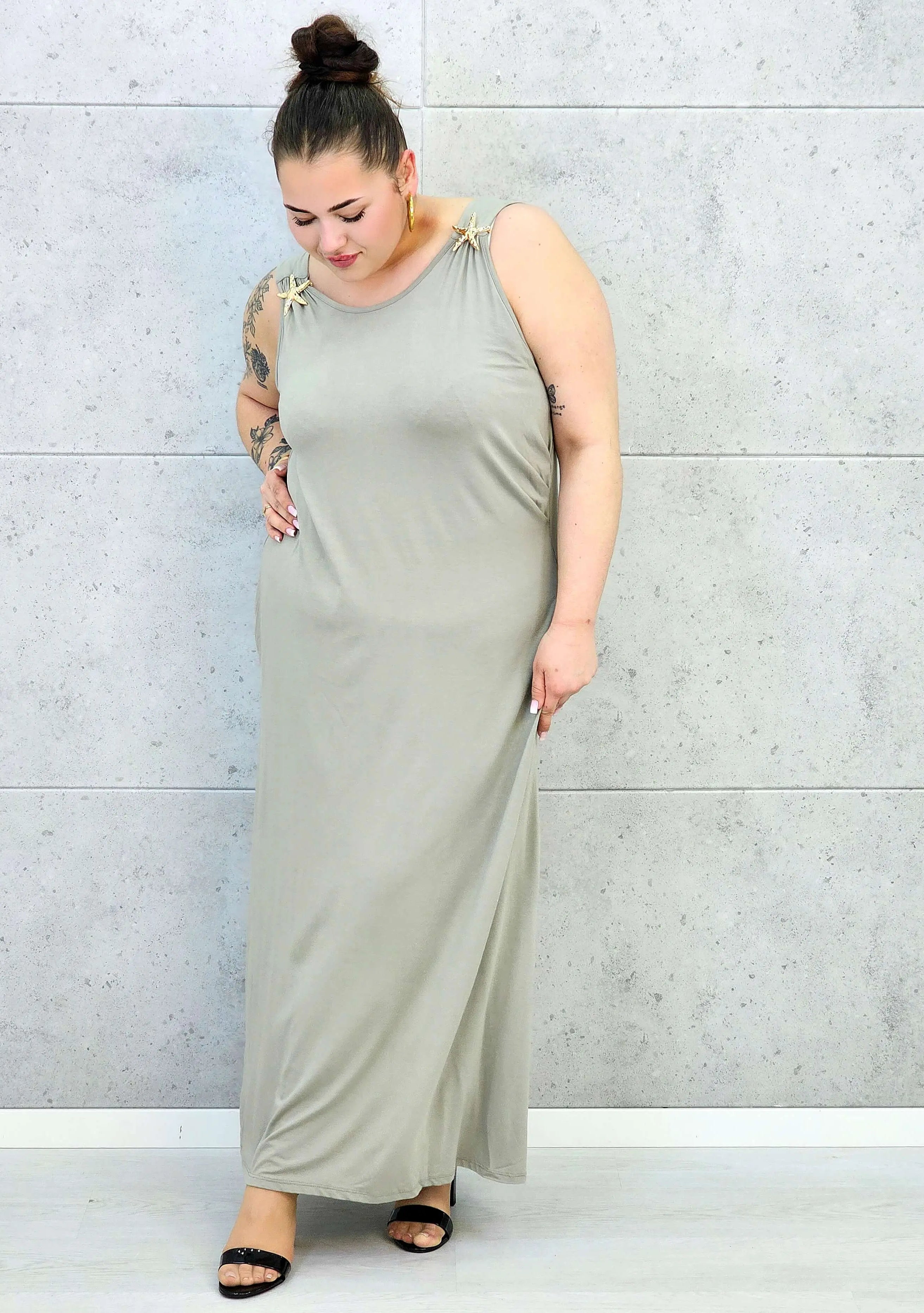 Sukienka plus size – wygodny fason podkreślający kobiecą sylwetkę XXL Stylowa XL