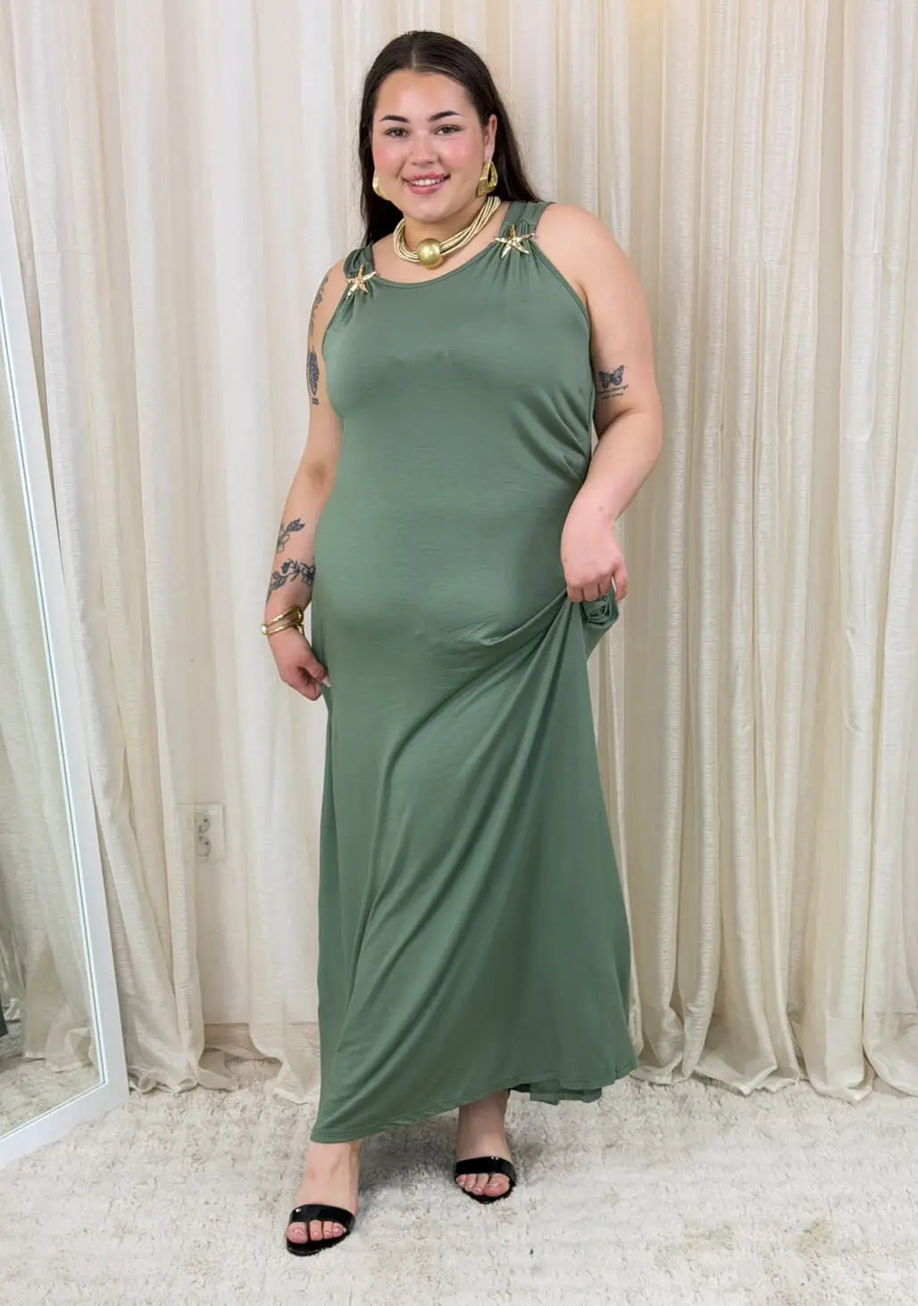 Sukienka plus size – wygodny fason podkreślający kobiecą sylwetkę XXL Stylowa XL