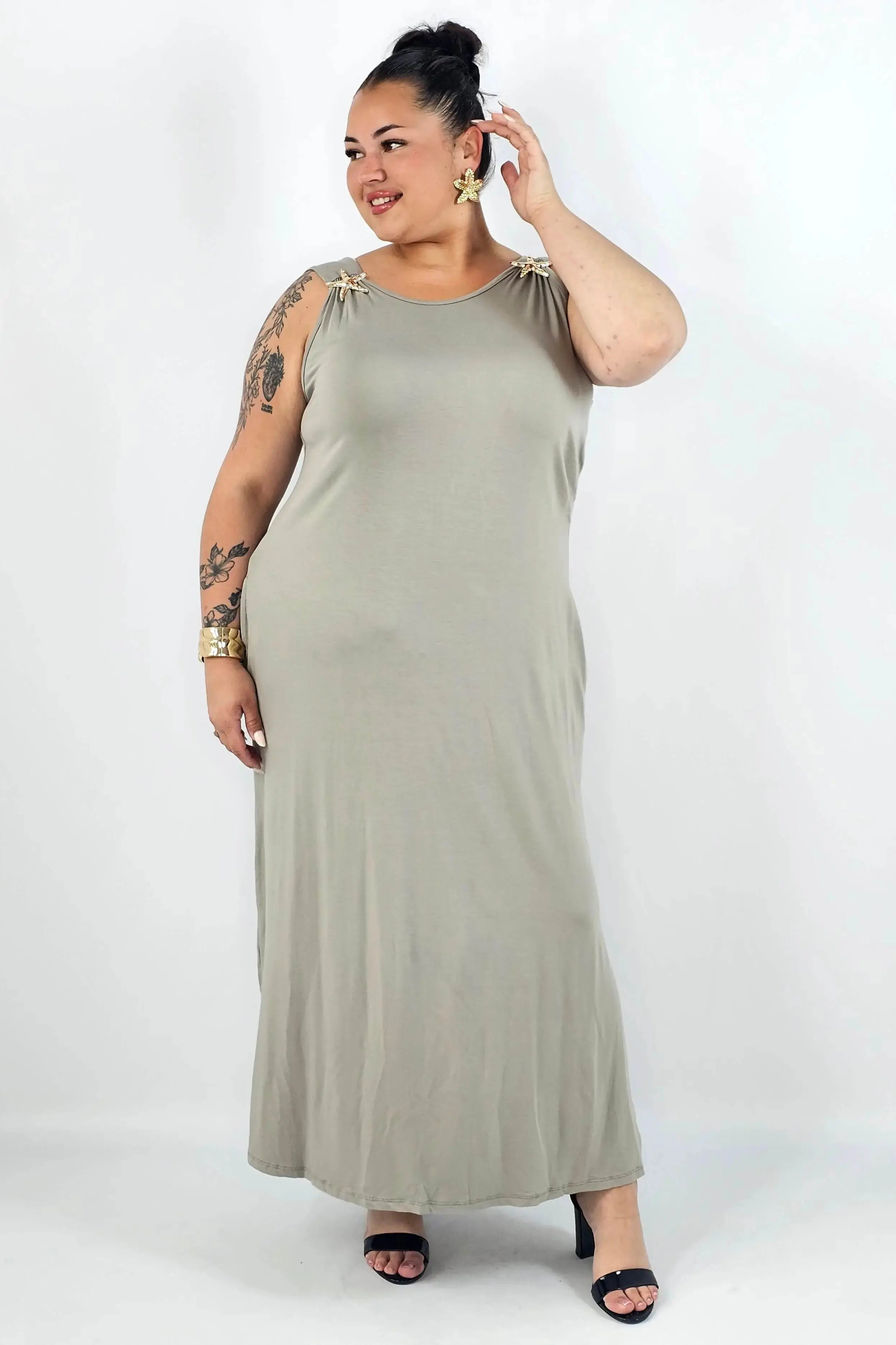 Sukienka plus size – wygodny fason podkreślający kobiecą sylwetkę XXL Stylowa XL