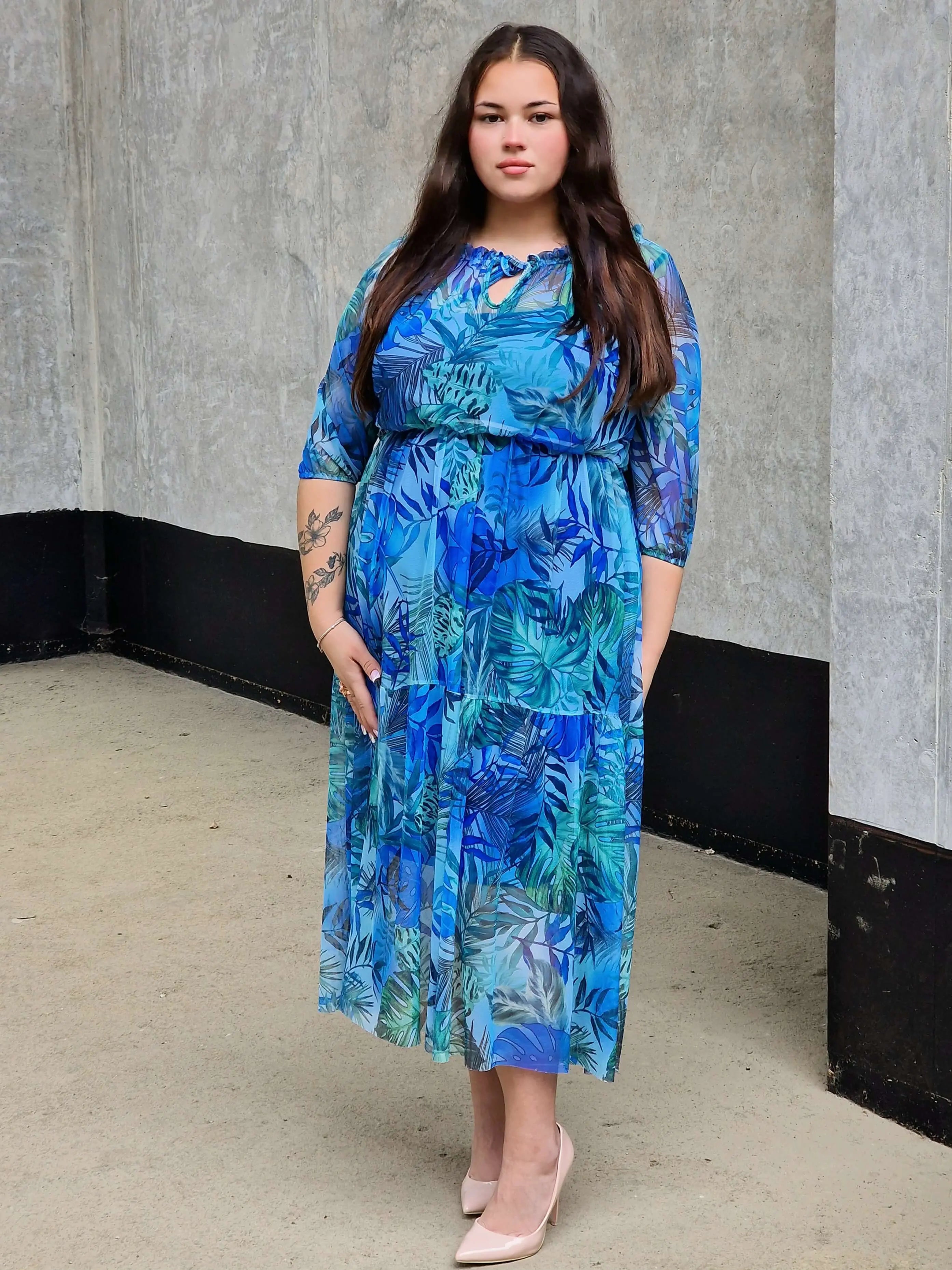 Sukienka plus size – zwiewna, elegancka i wygodna sukienka XXL na każdą okazję Stylowa XL