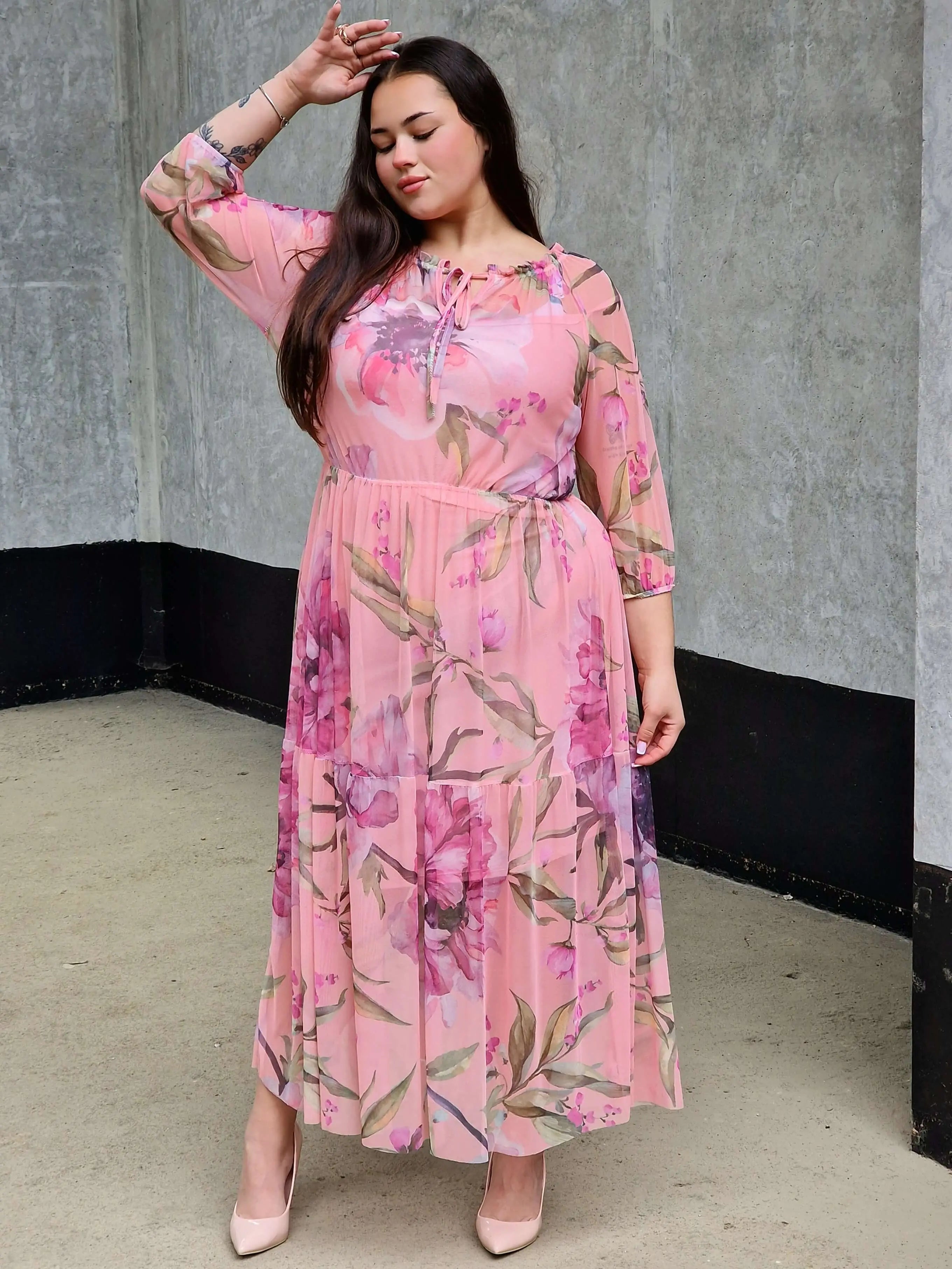 Sukienka plus size – zwiewna, elegancka i wygodna sukienka XXL na każdą okazję Stylowa XL