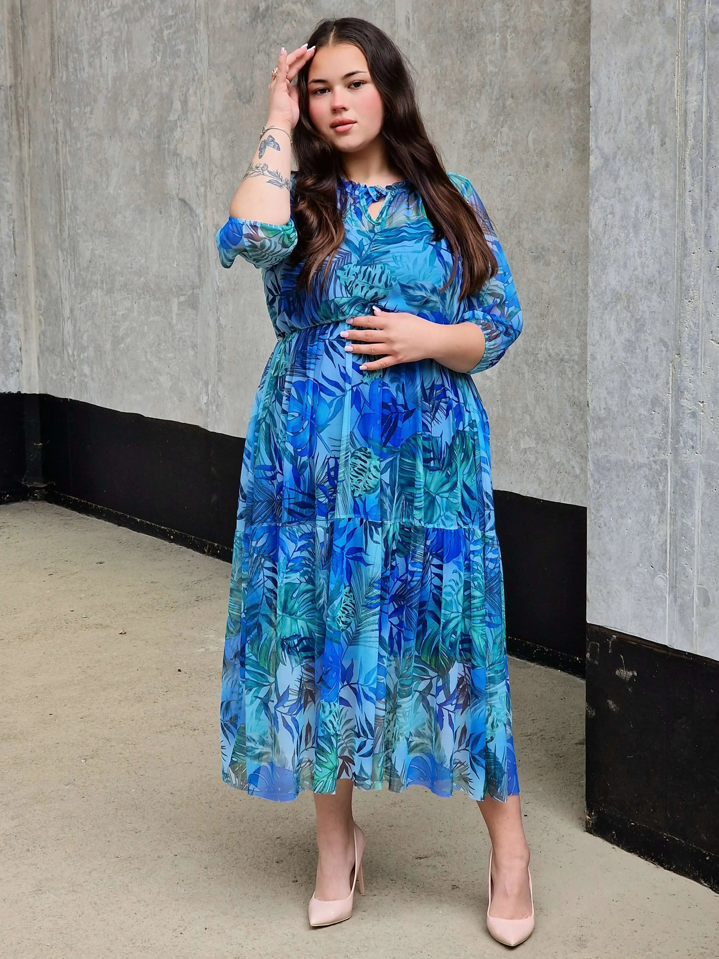 Sukienka plus size – zwiewna, elegancka i wygodna sukienka XXL na każdą okazję Stylowa XL