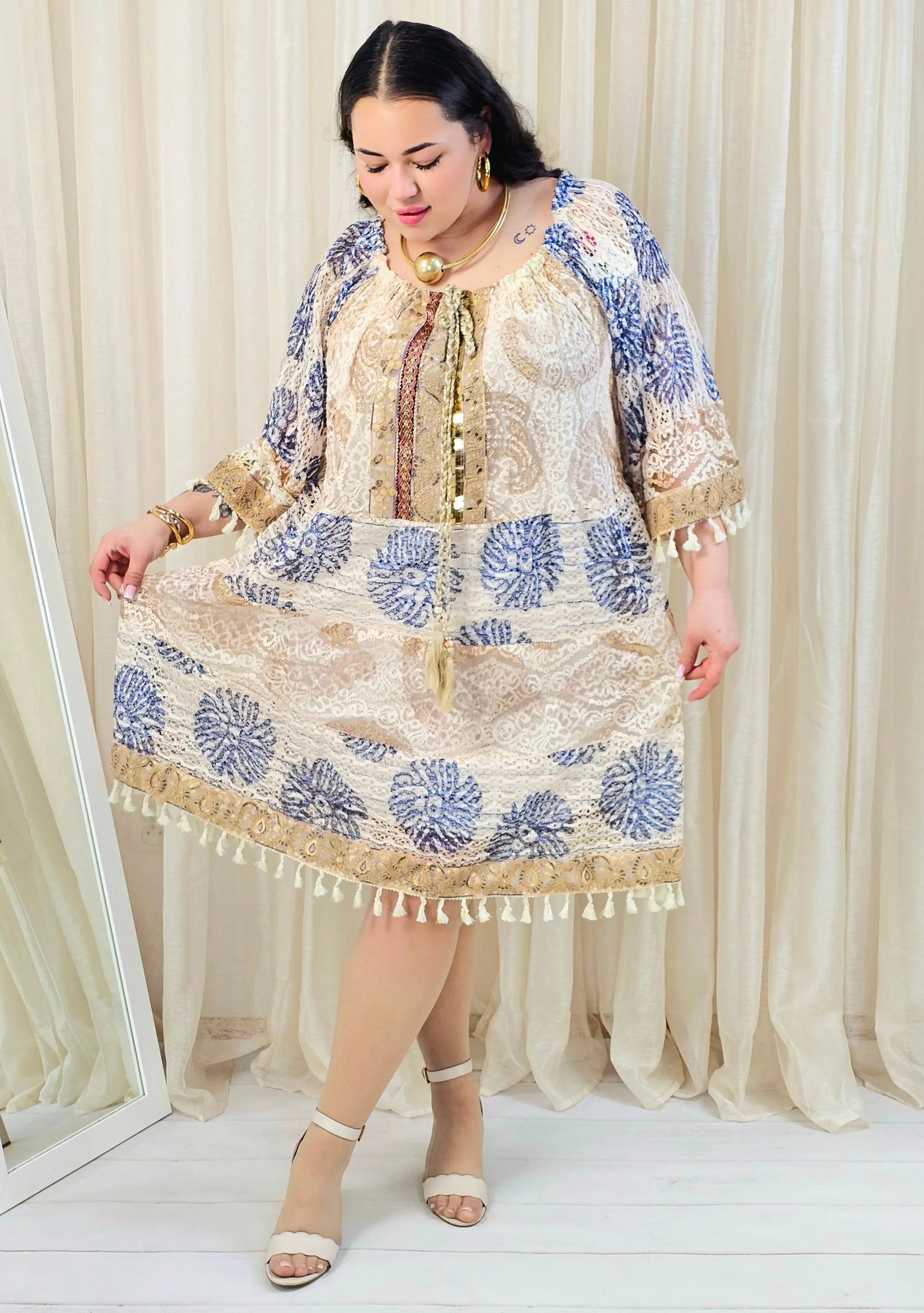 Sukienka plus size boho z koronką i frędzlami Stylowa XL