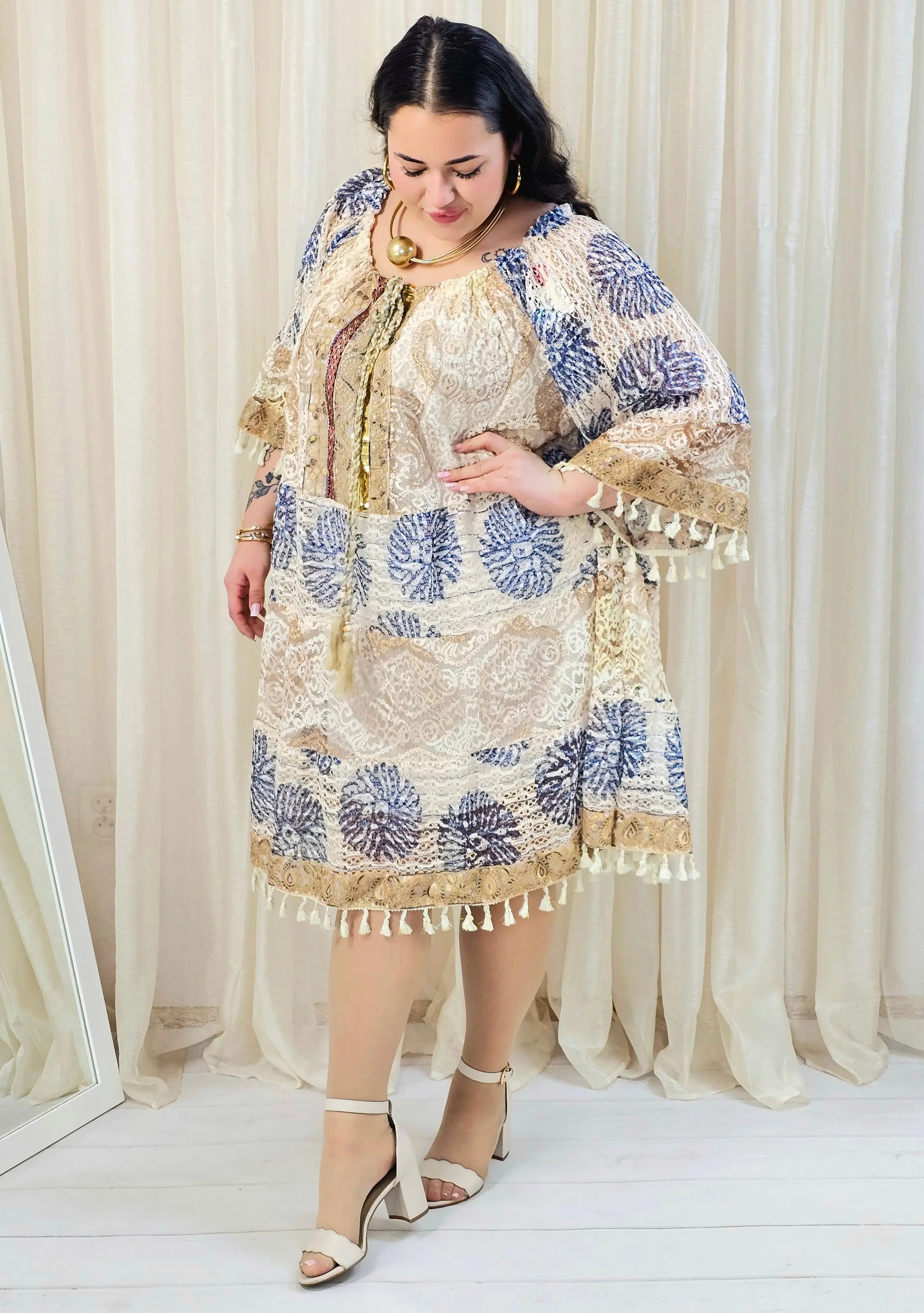 Sukienka plus size boho z koronką i frędzlami Stylowa XL
