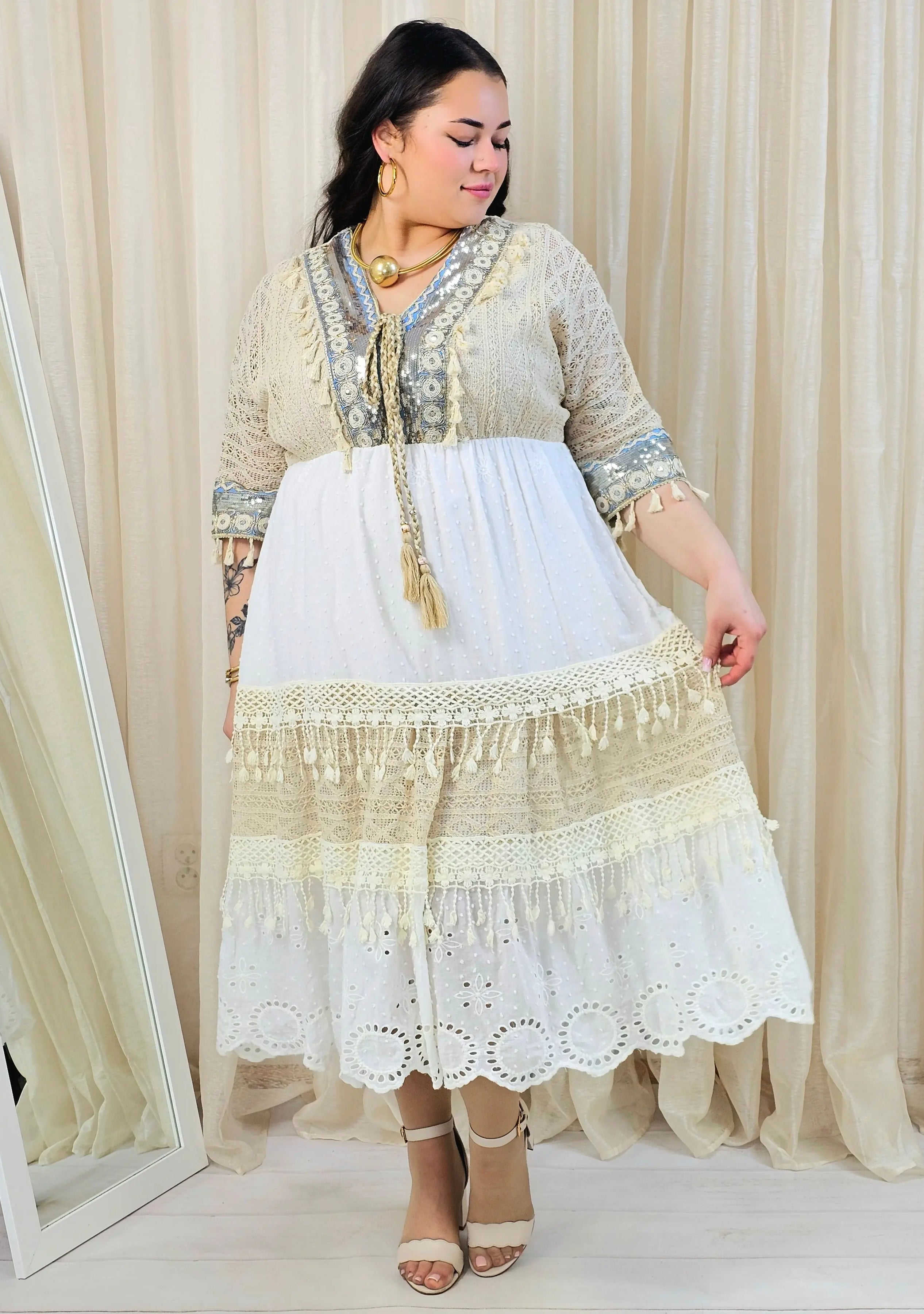 Sukienka plus size boho z koronką i haftem Stylowa XL