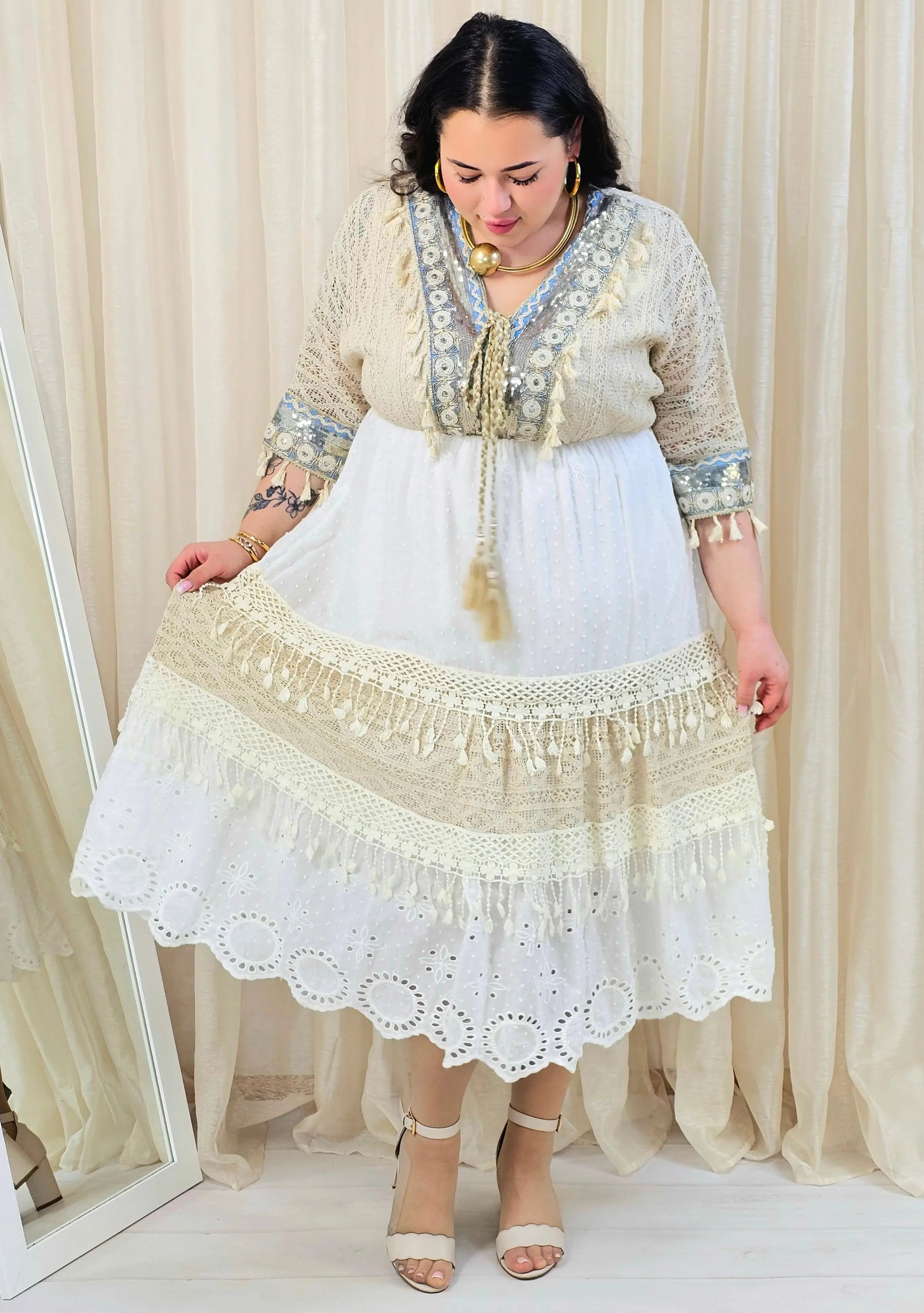 Sukienka plus size boho z koronką i haftem Stylowa XL