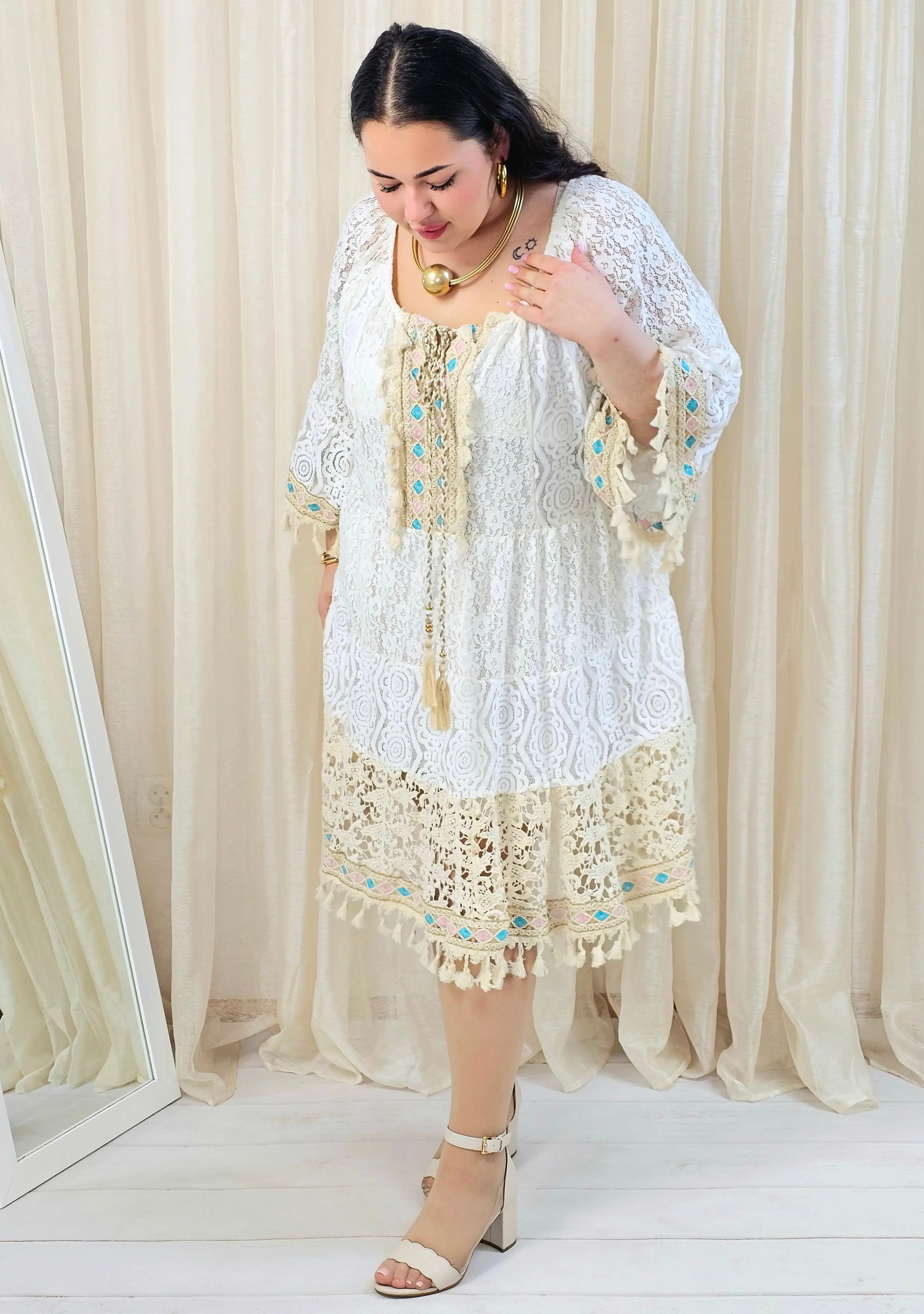 Sukienka plus size boho z koronkowym dołem i frędzlami Stylowa XL