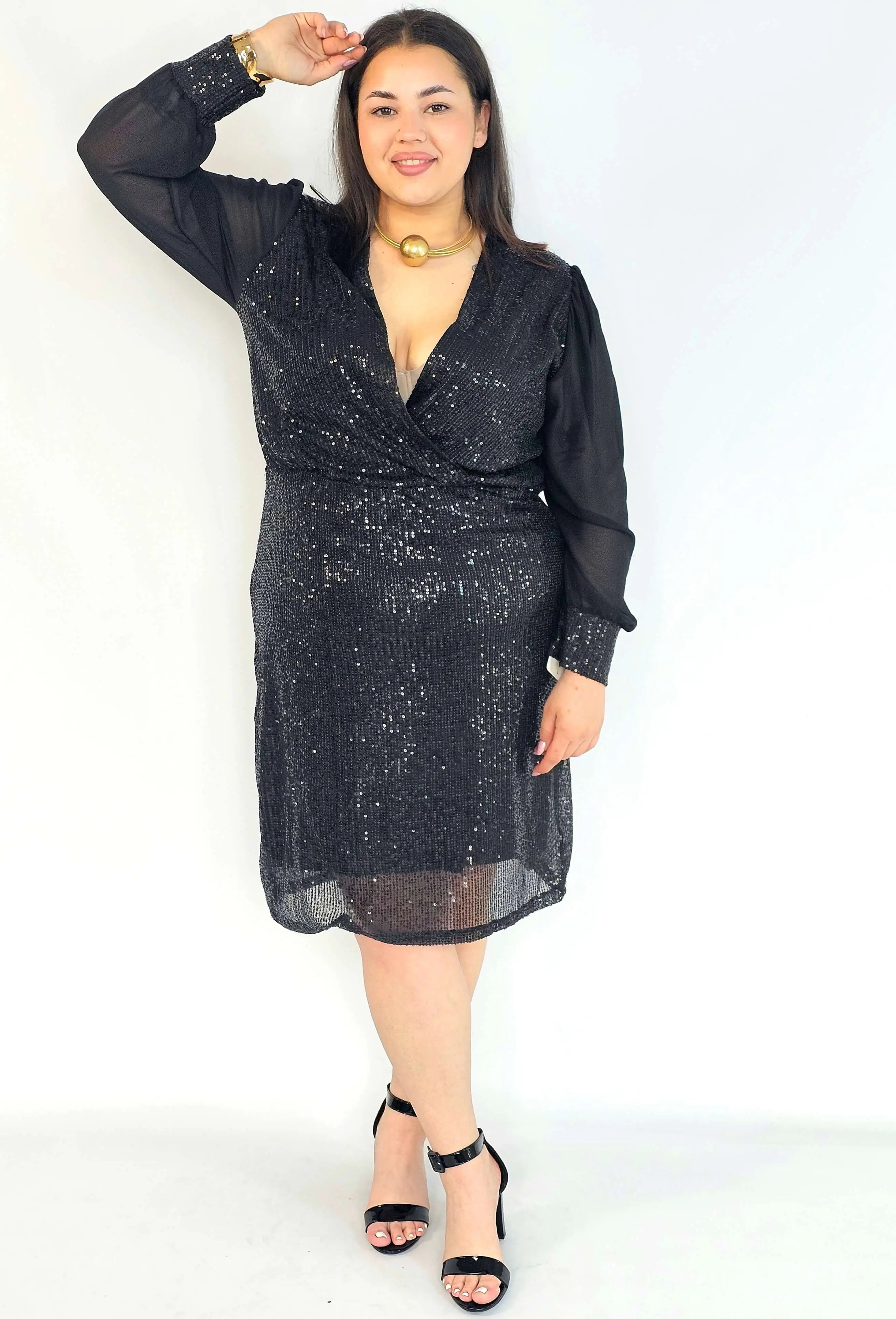 Sukienka plus size cekinowa czarna – elegancka sukienka XXL Stylowa XL
