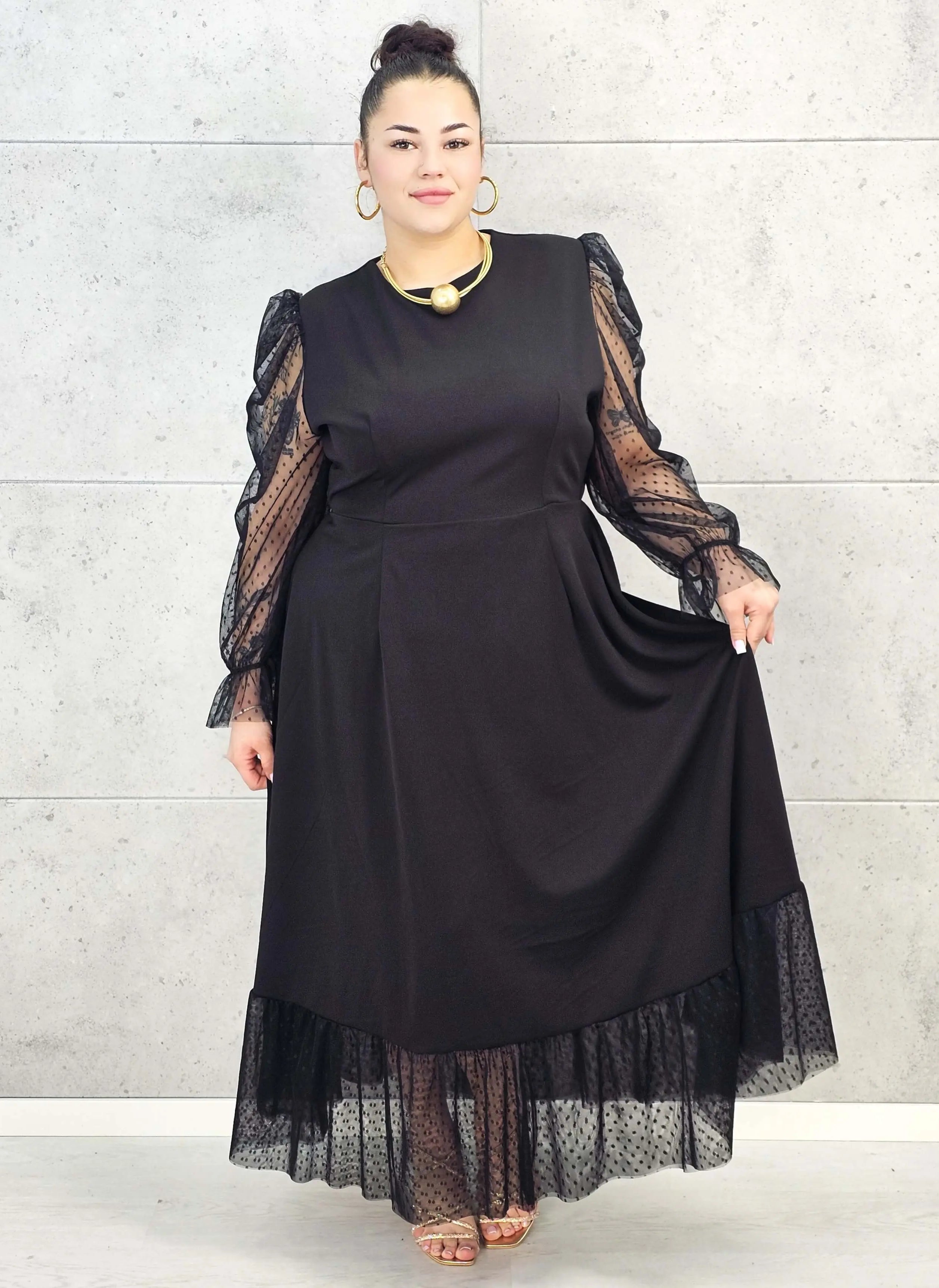 Sukienka plus size czarna maxi z transparentnymi rękawami – elegancja i lekkość Stylowa XL
