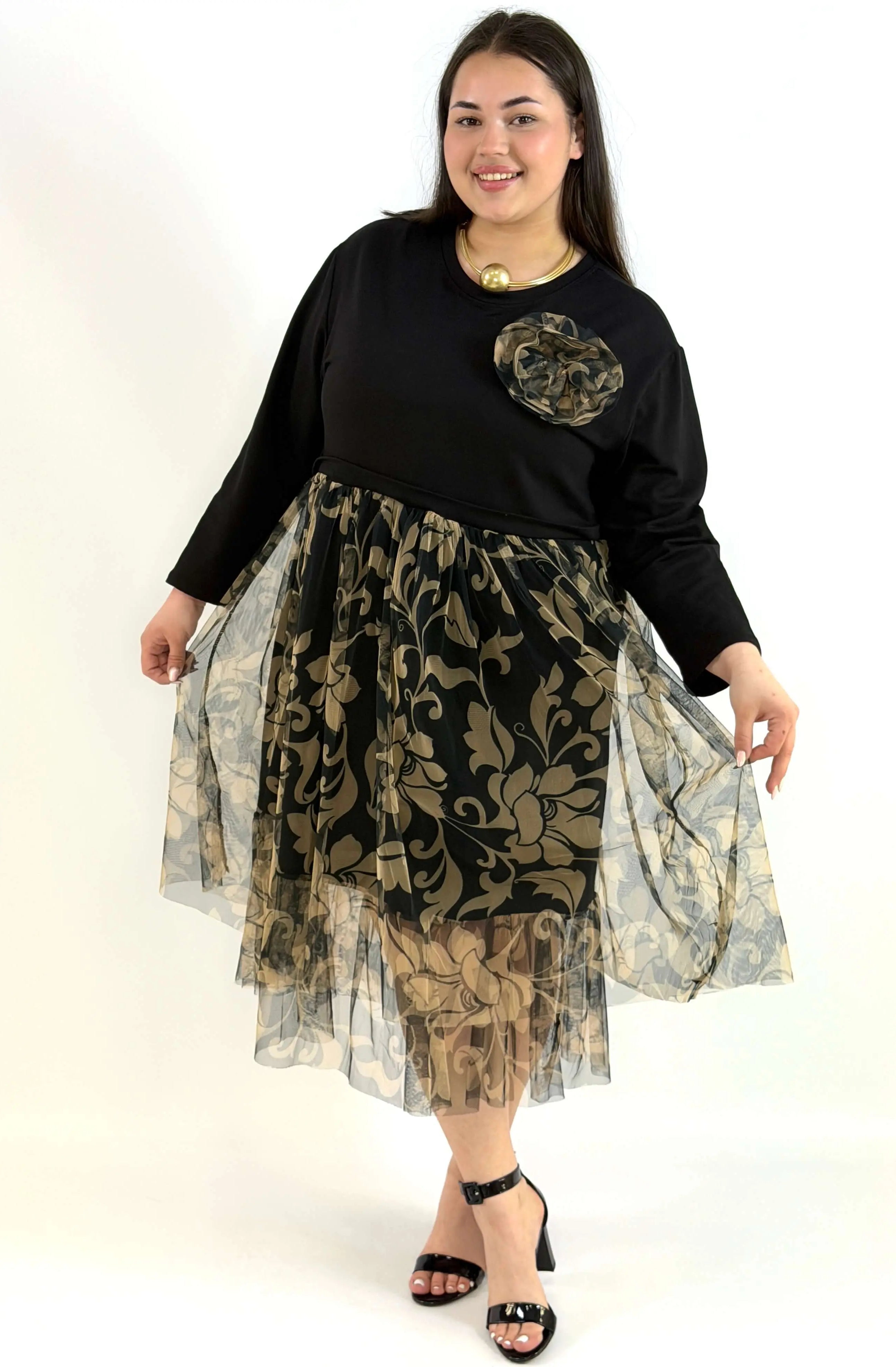 Sukienka plus size czarno-beżowa – elegancka sukienka XXL z tiulem Stylowa XL